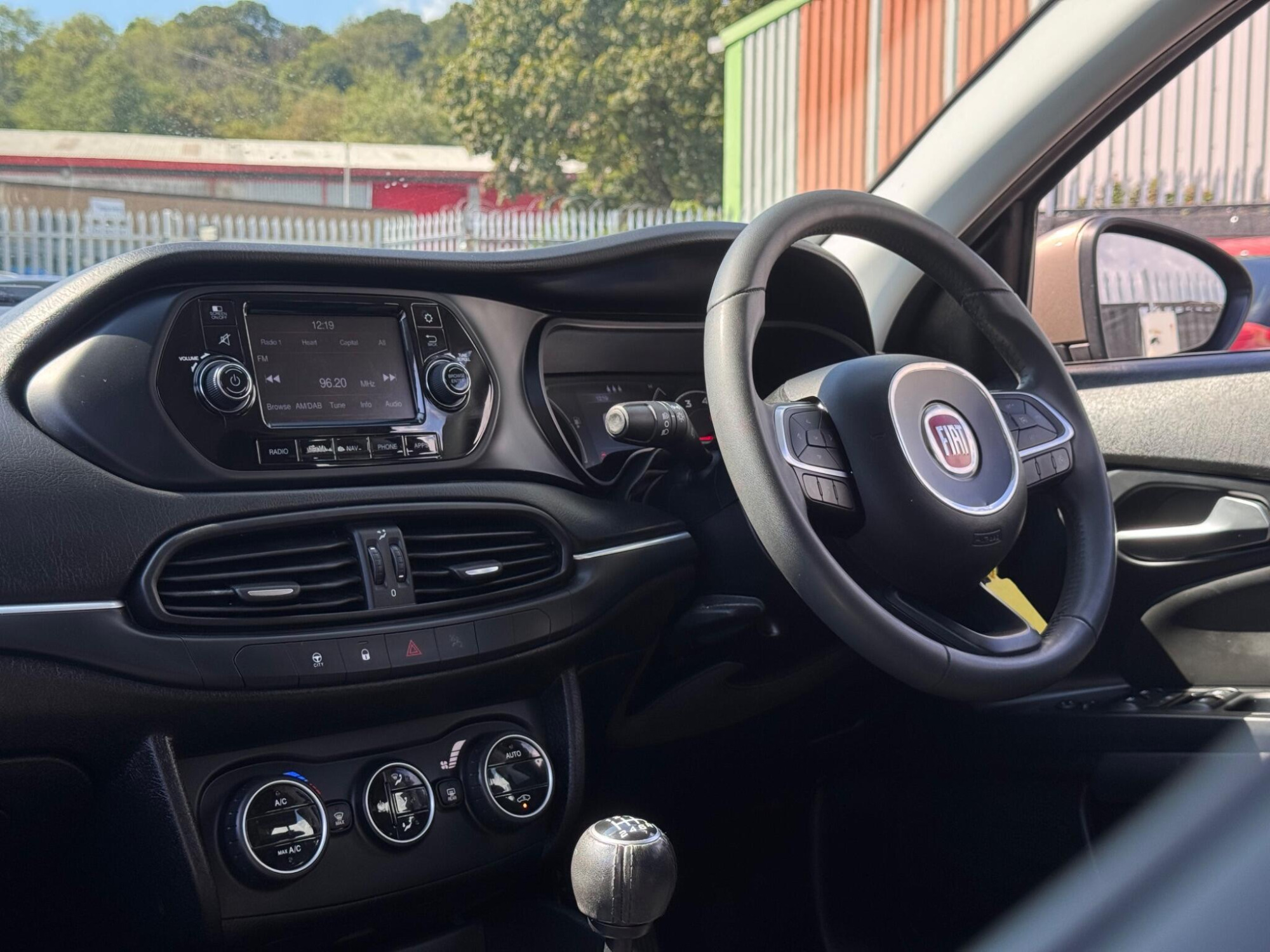 2017 Fiat Tipo image 18