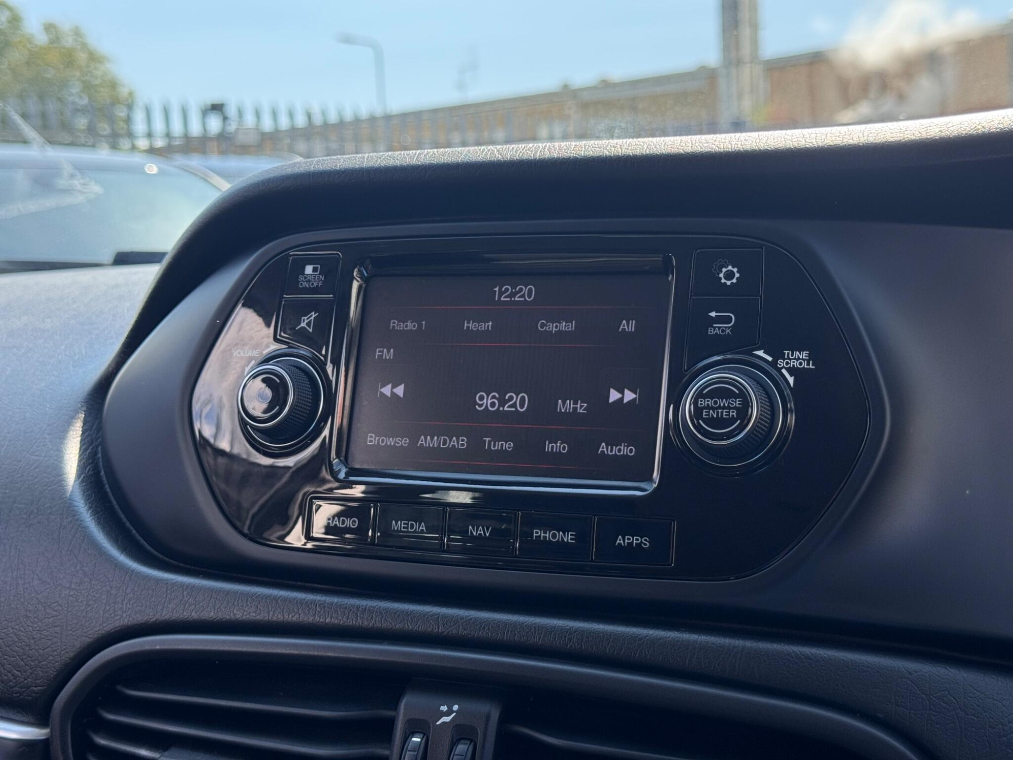 2017 Fiat Tipo image 24