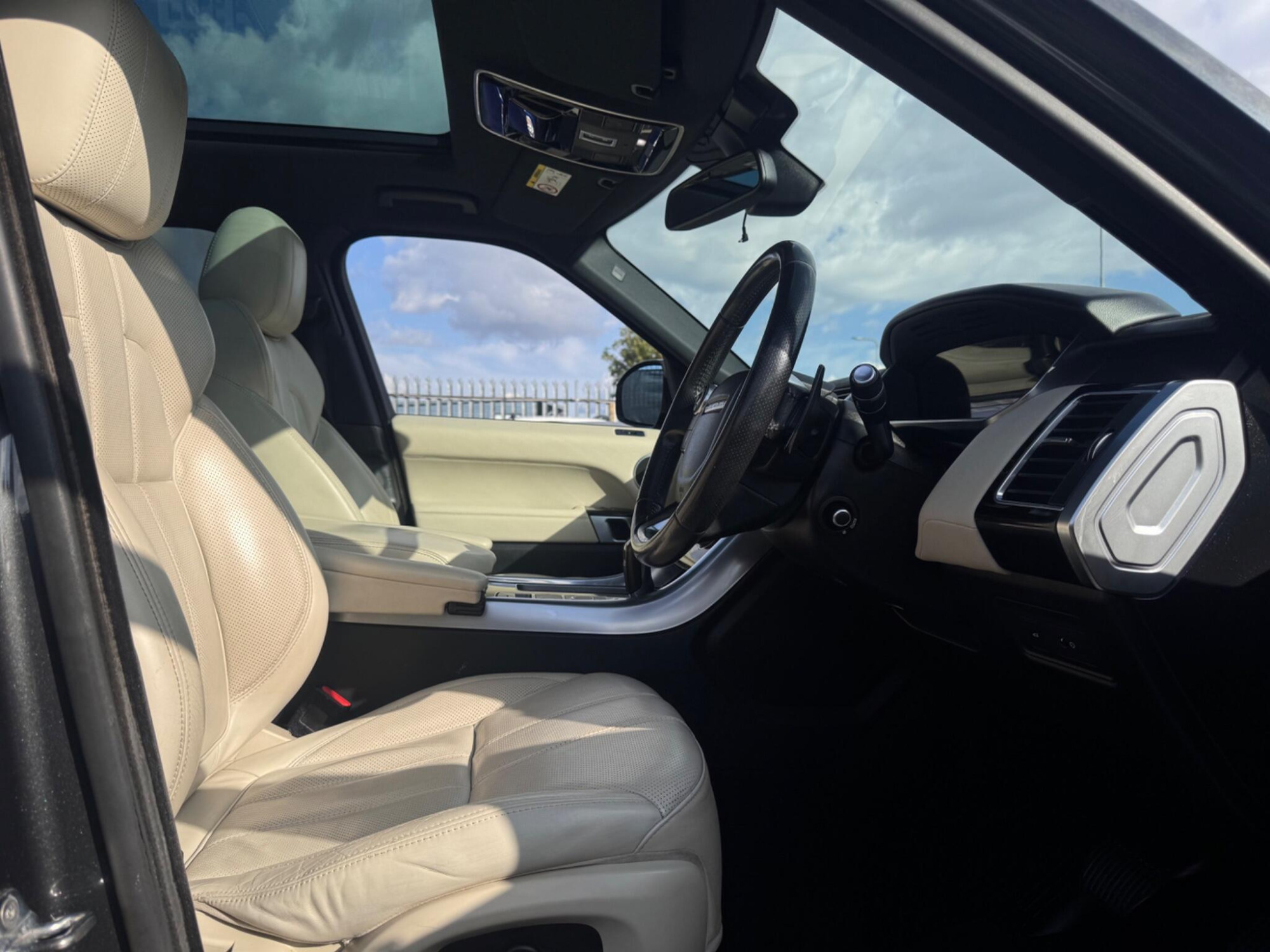2016 Land Rover Range Rover Sport image 24
