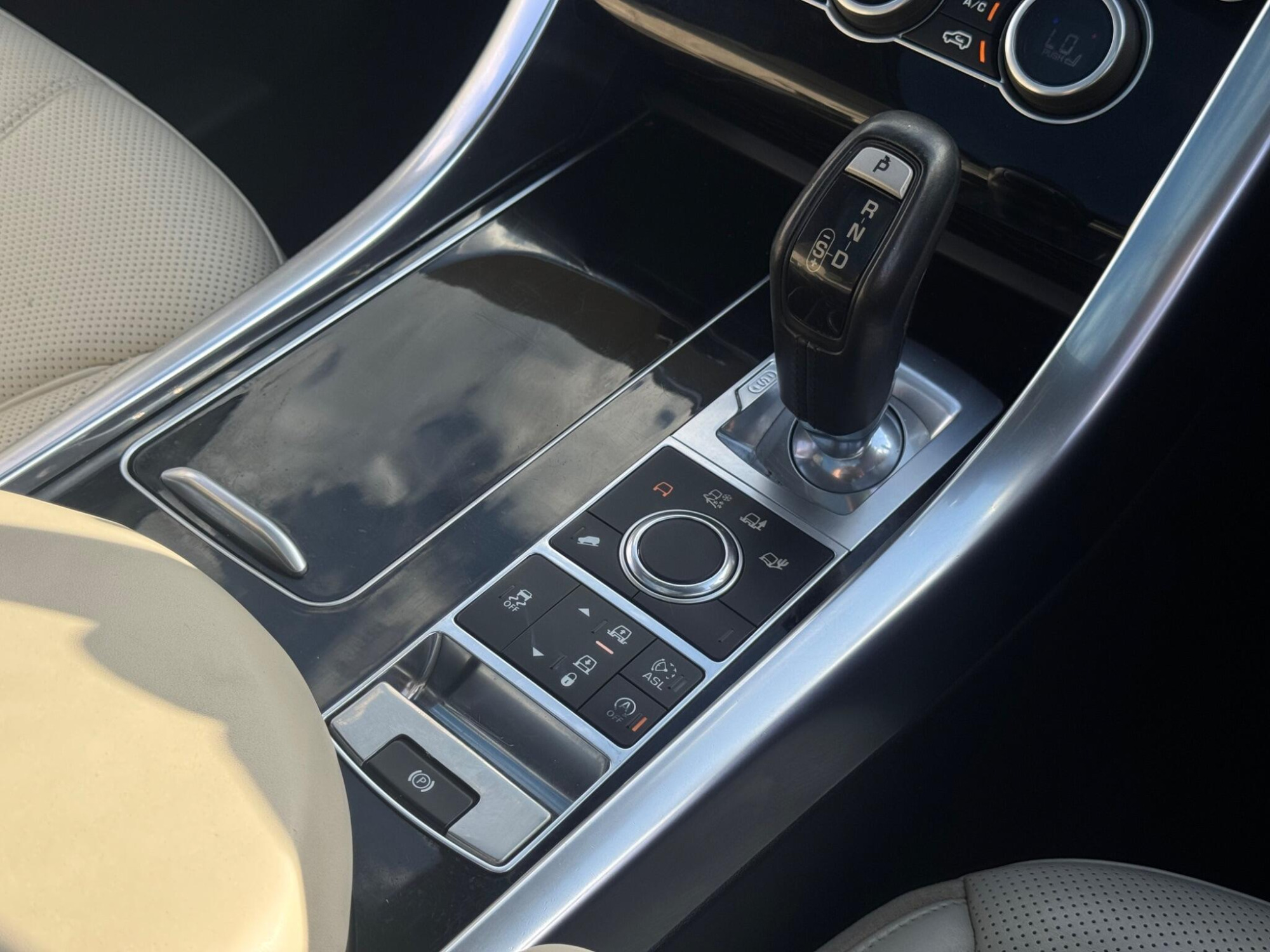 2016 Land Rover Range Rover Sport image 37