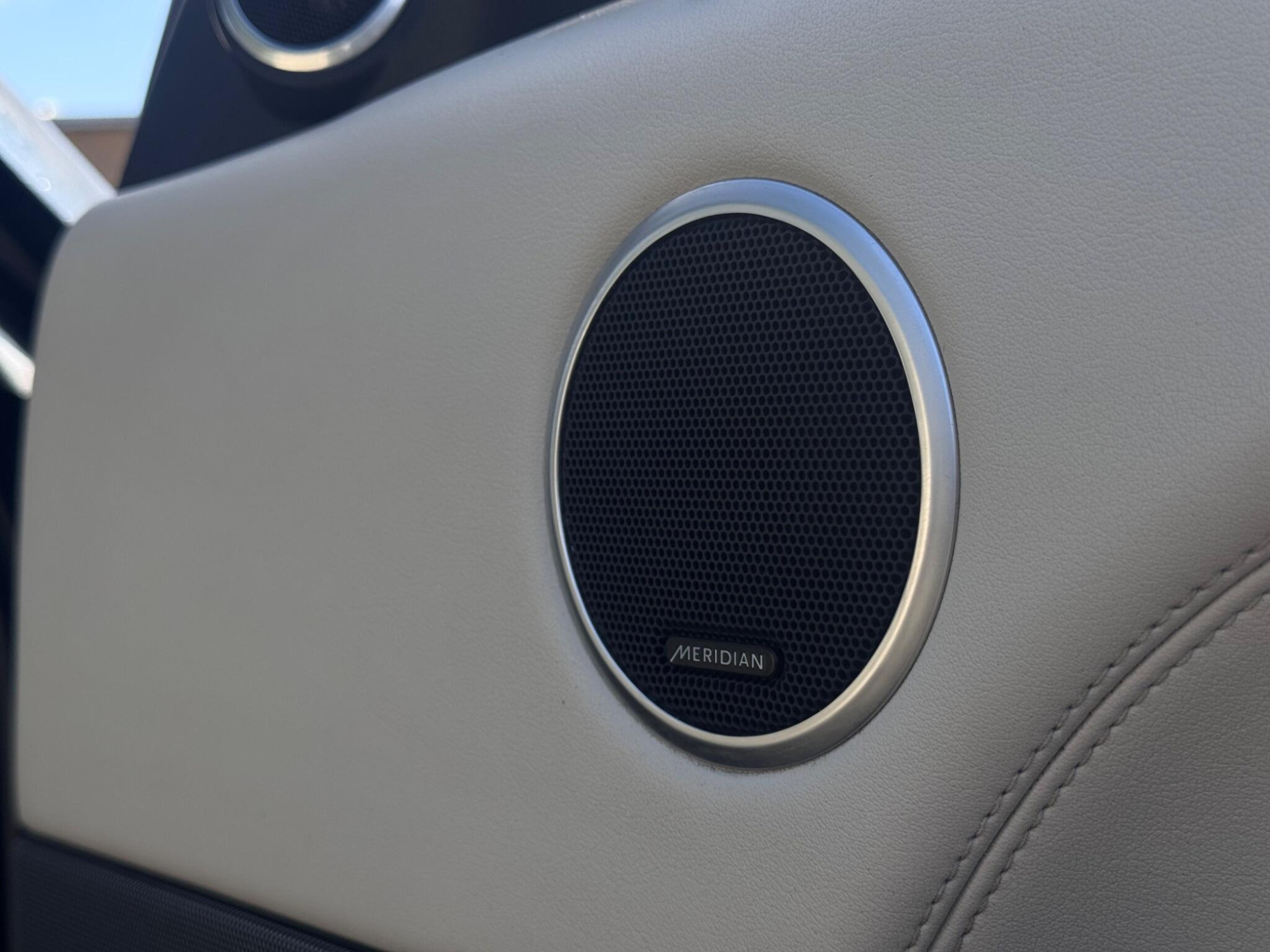 2016 Land Rover Range Rover Sport image 23