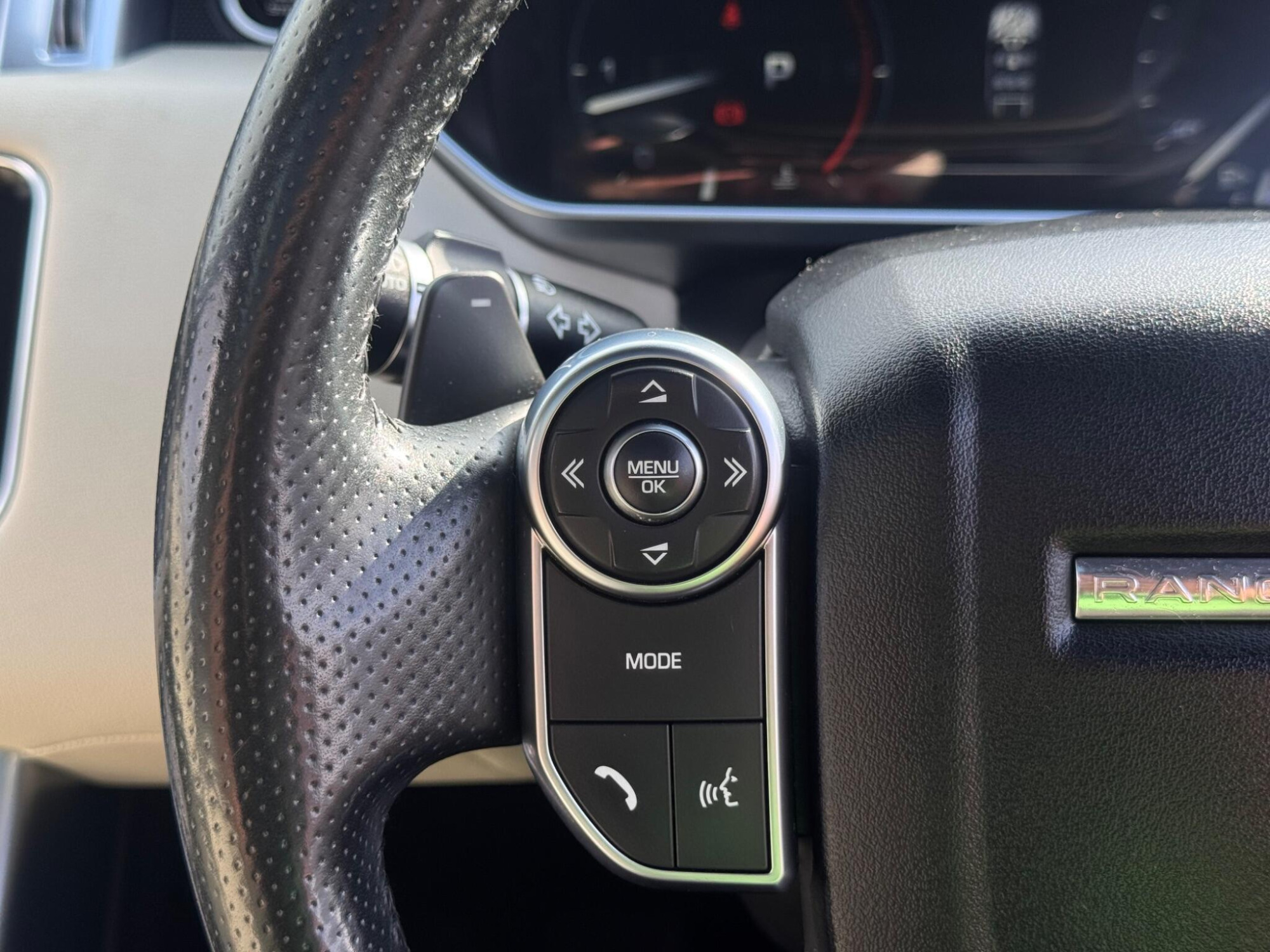 2016 Land Rover Range Rover Sport image 19