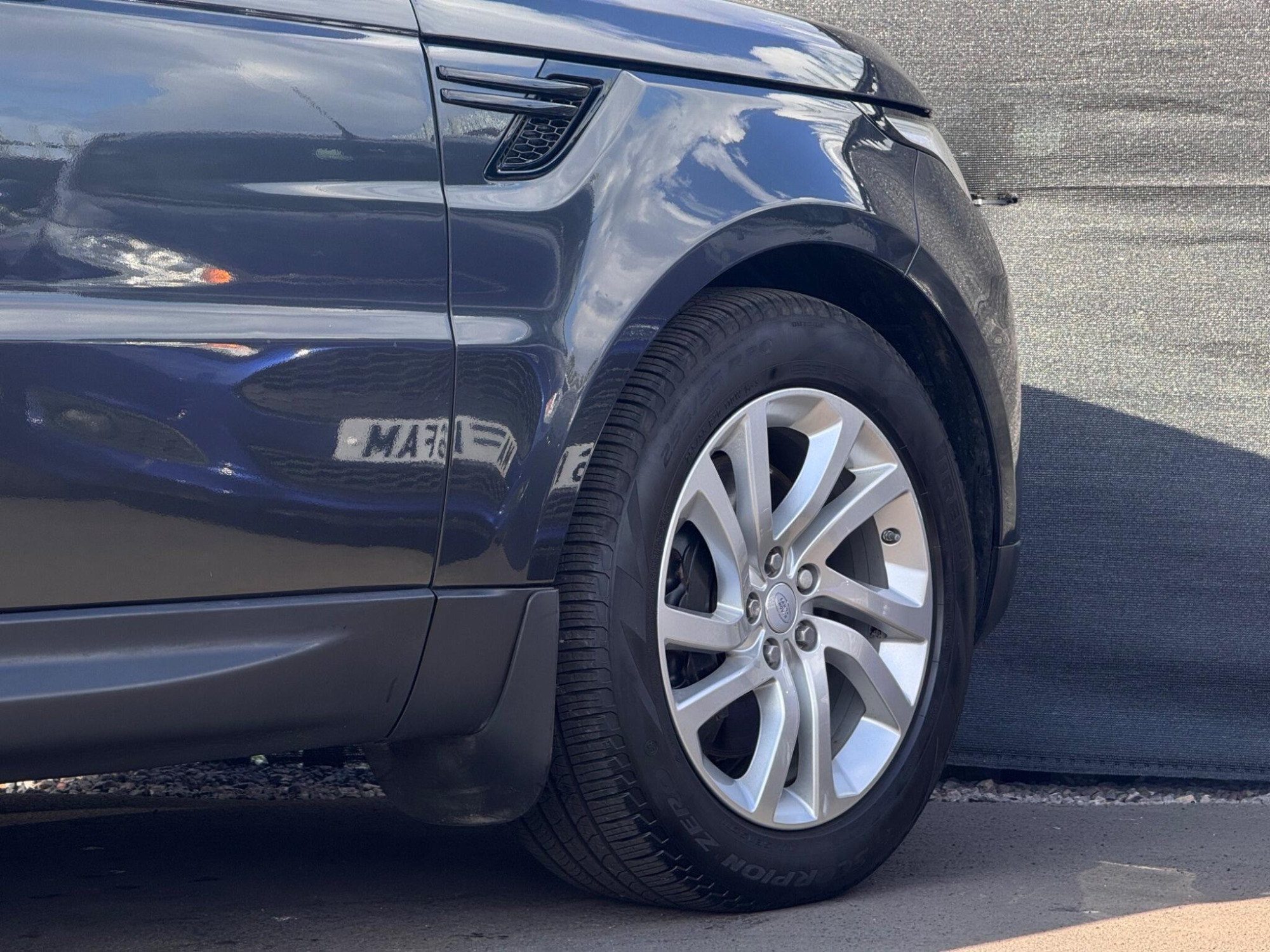 2016 Land Rover Range Rover Sport image 13