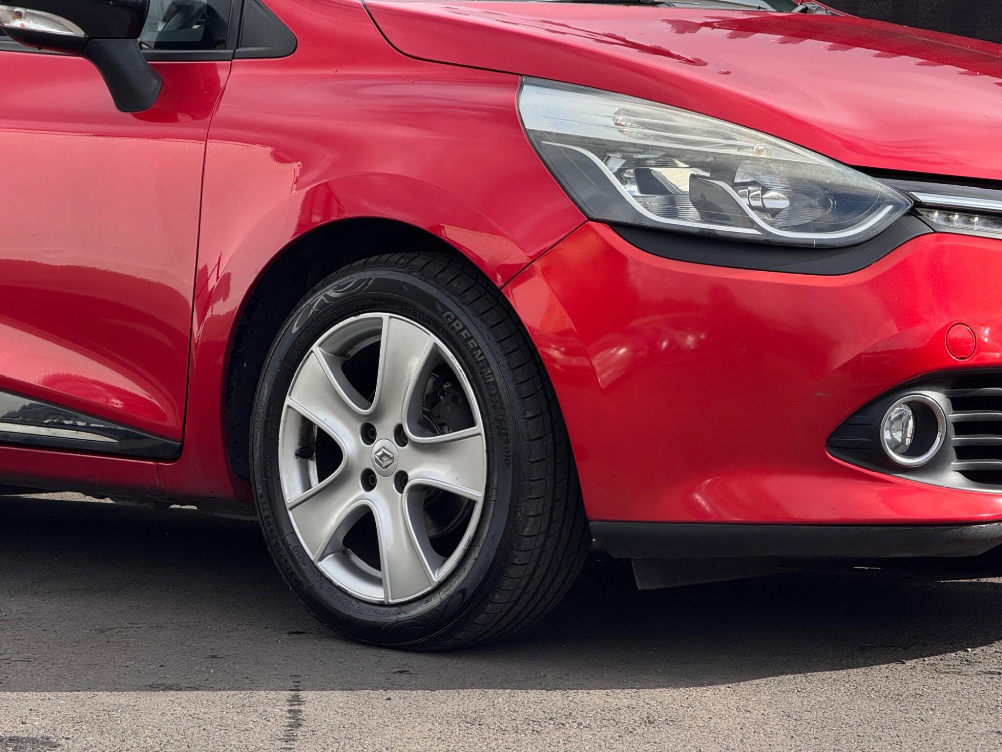 2016 Renault Clio image 13