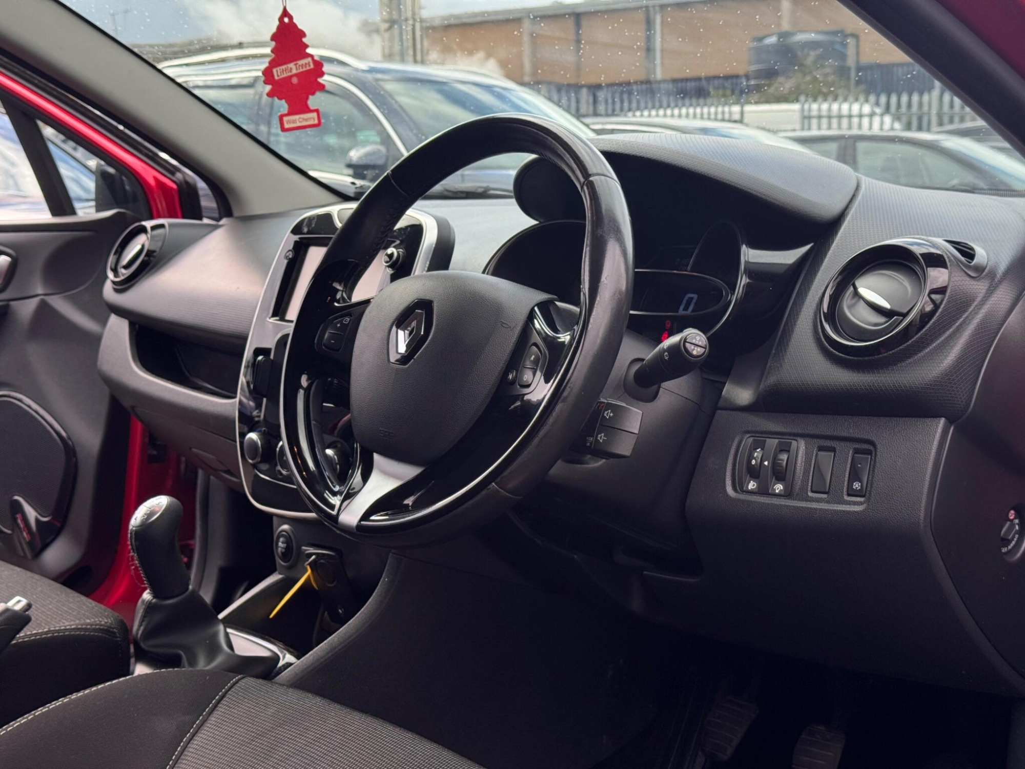 2016 Renault Clio image 3