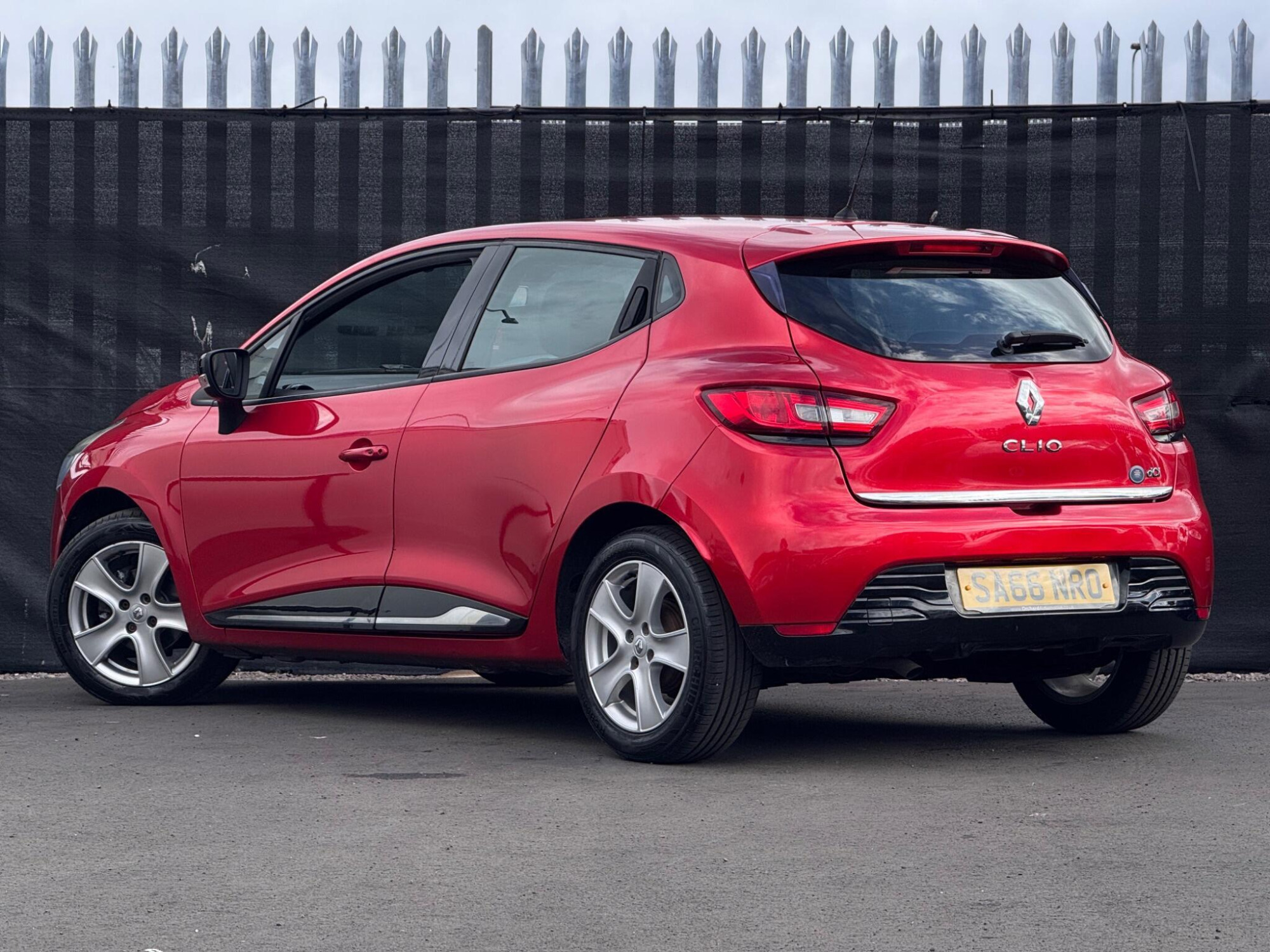 2016 Renault Clio image 2
