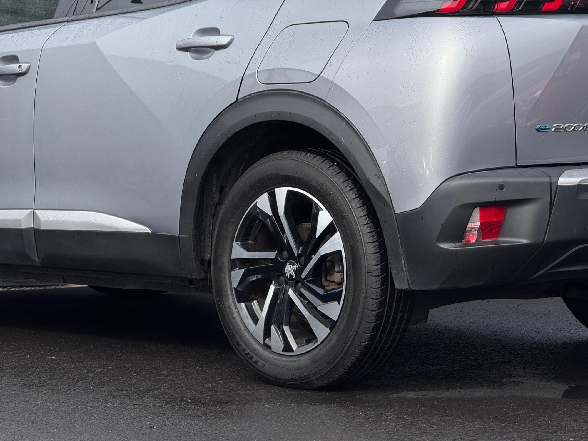 2023 Peugeot E-2008 image 20