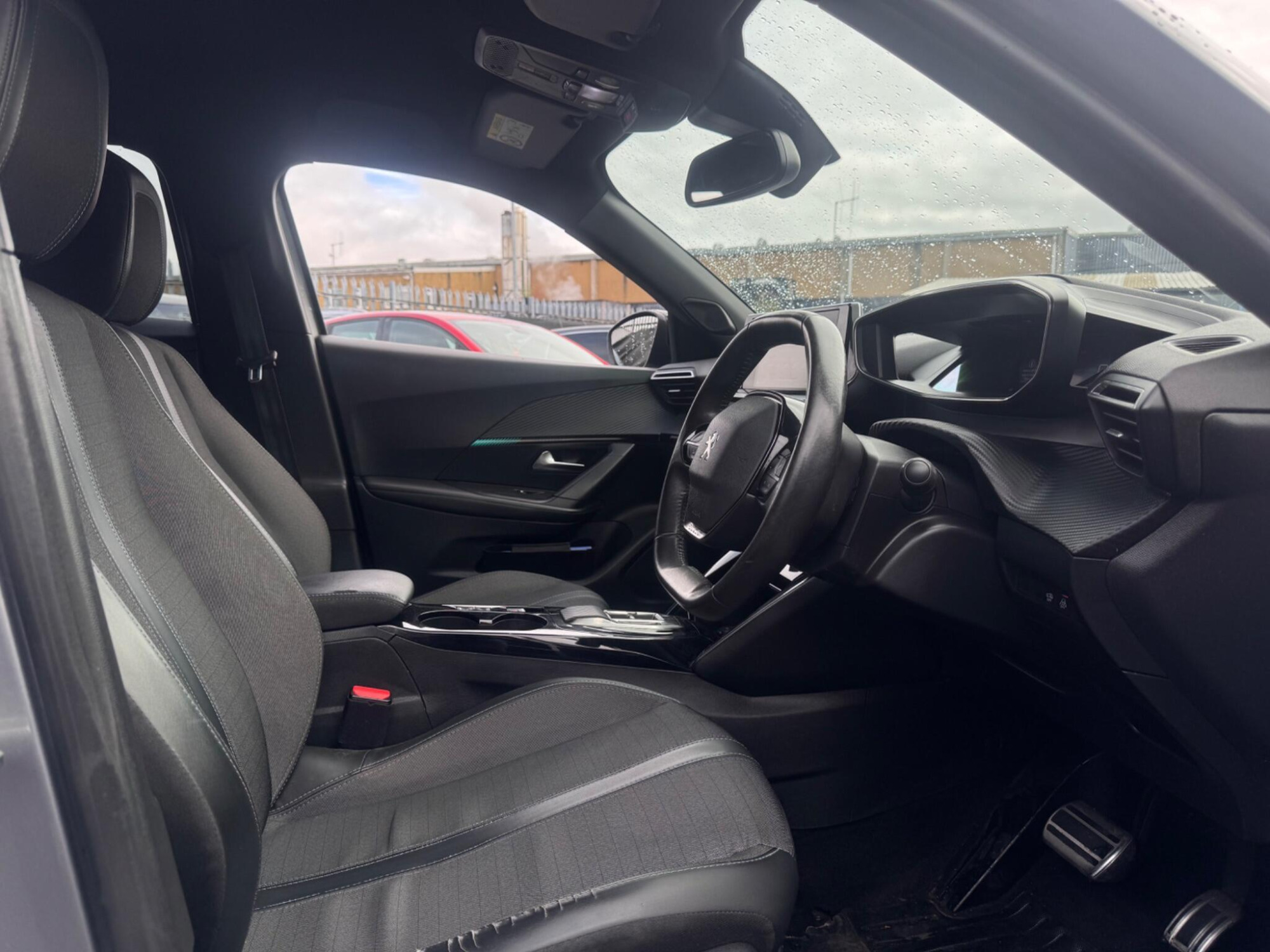 2023 Peugeot E-2008 image 14