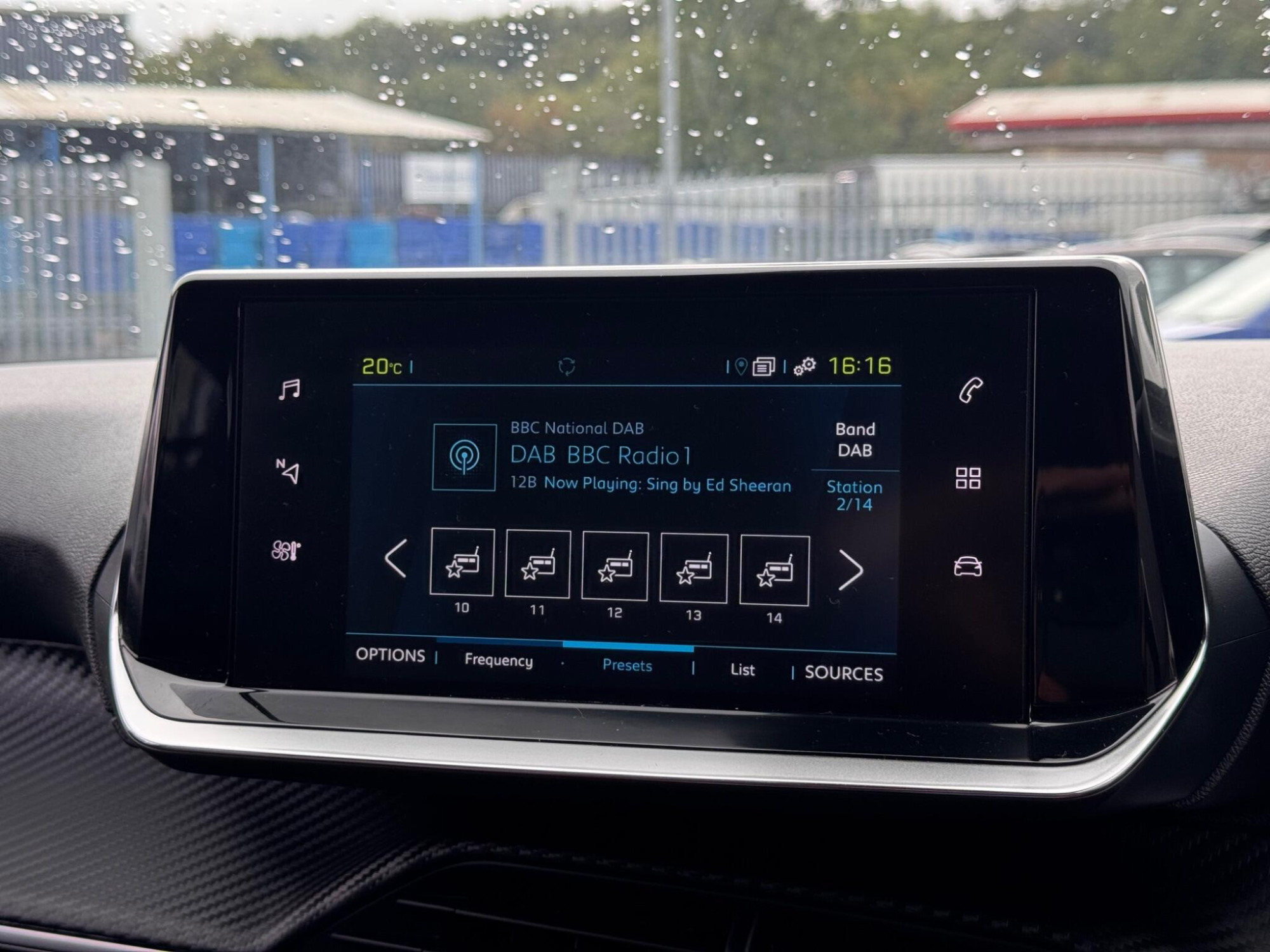 2023 Peugeot E-2008 image 23