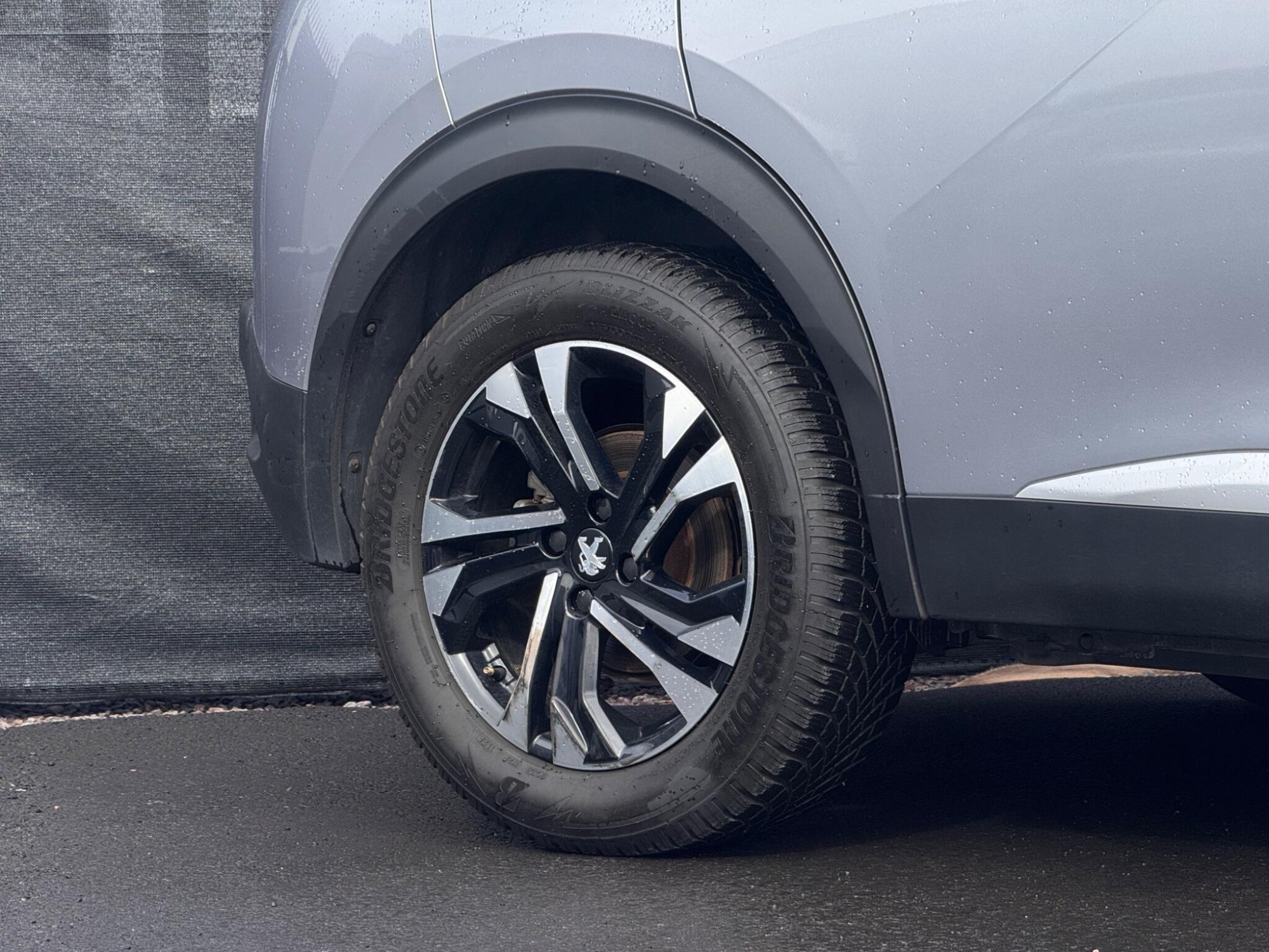2023 Peugeot E-2008 image 13