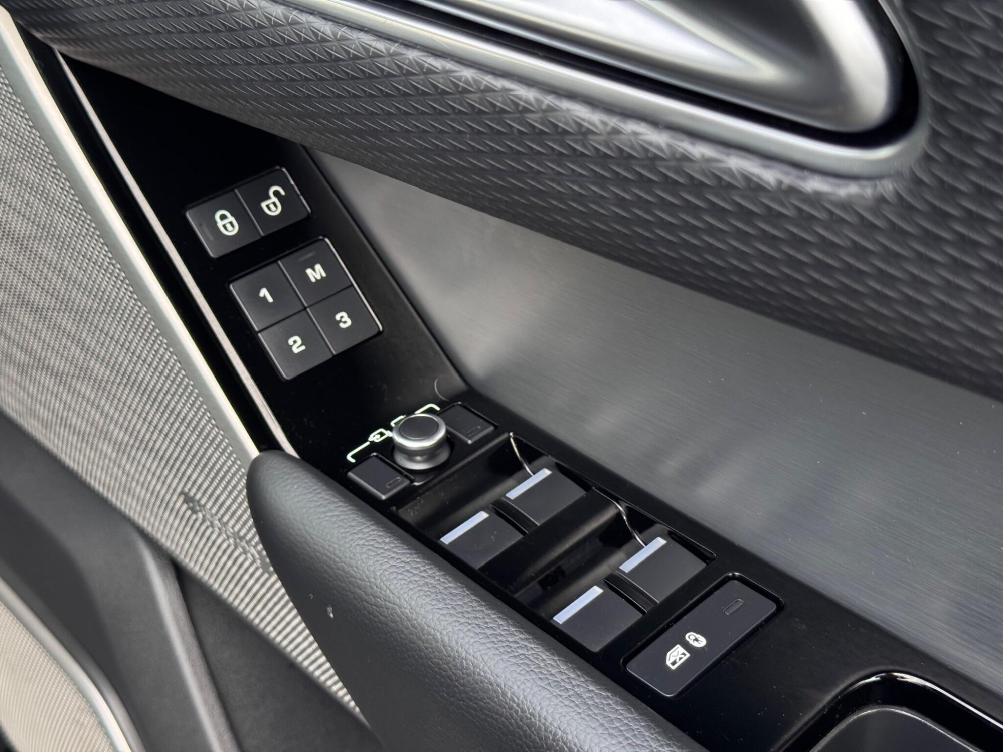 2019 Land Rover Range Rover Velar image 19