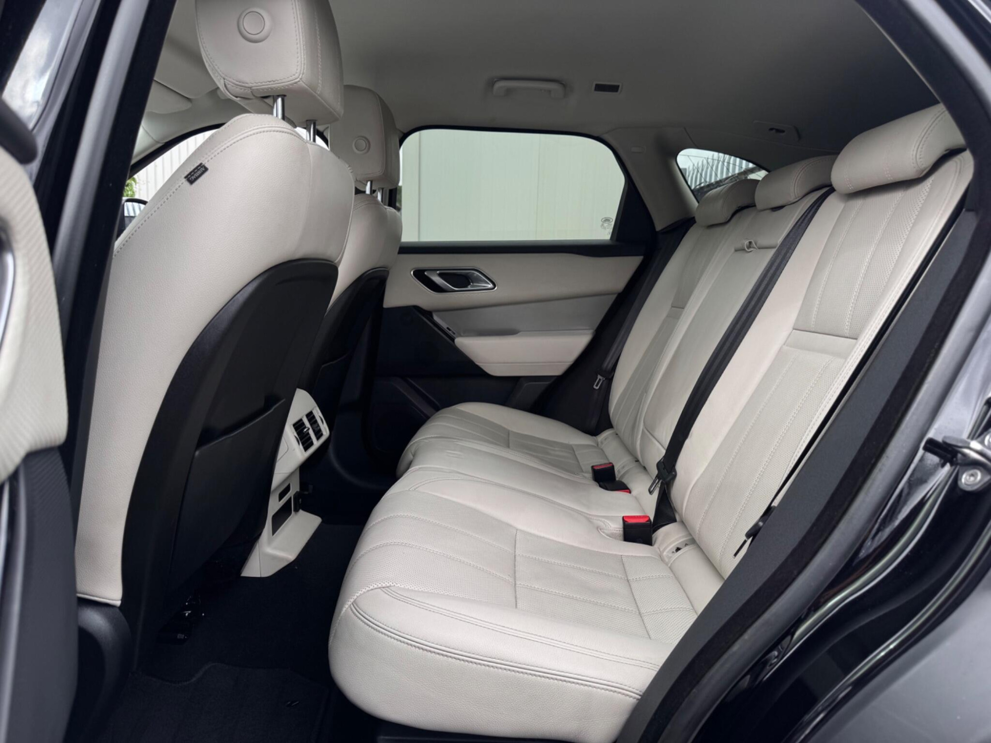 2018 Land Rover Range Rover Velar image 19