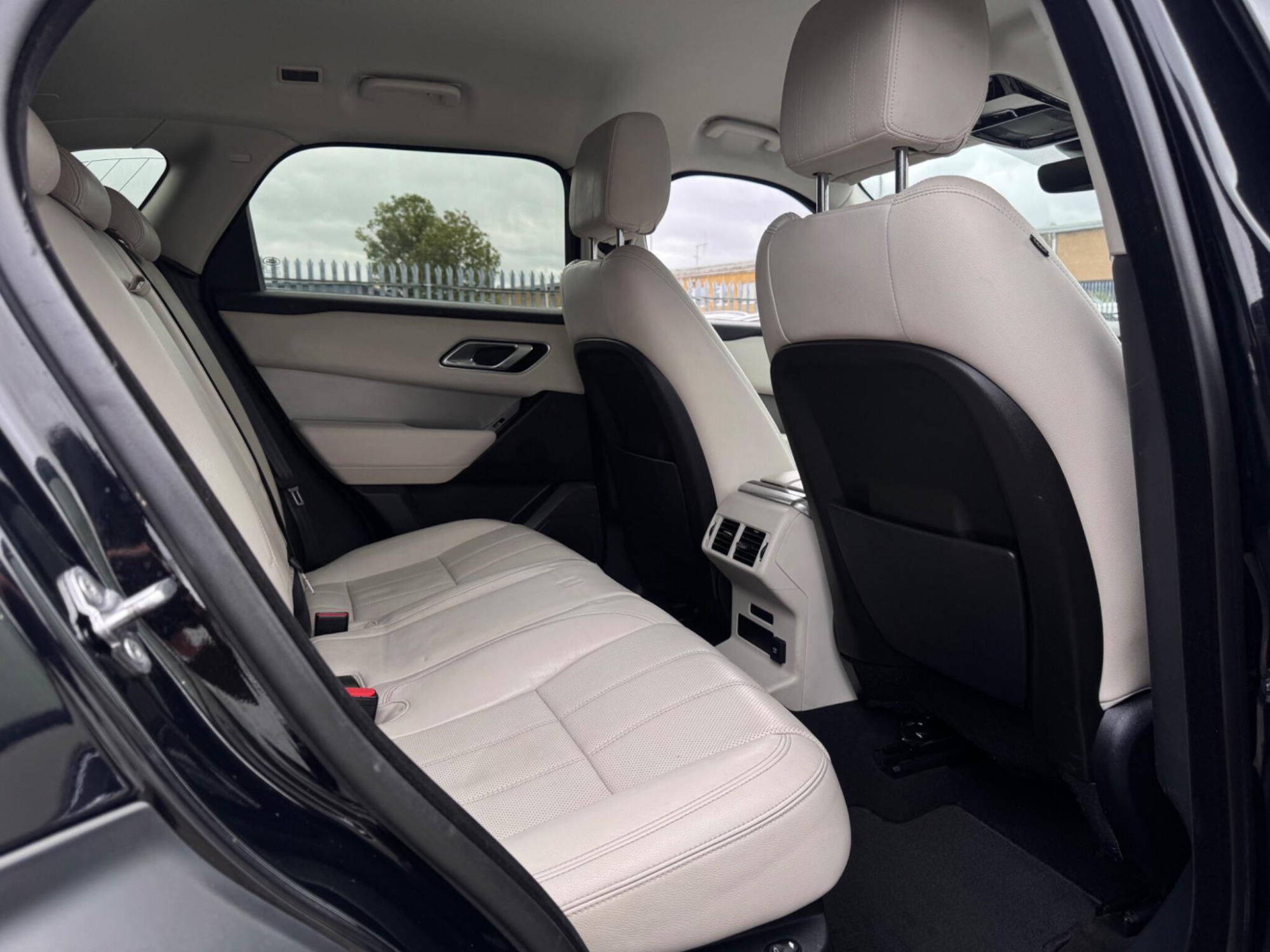 2018 Land Rover Range Rover Velar image 27