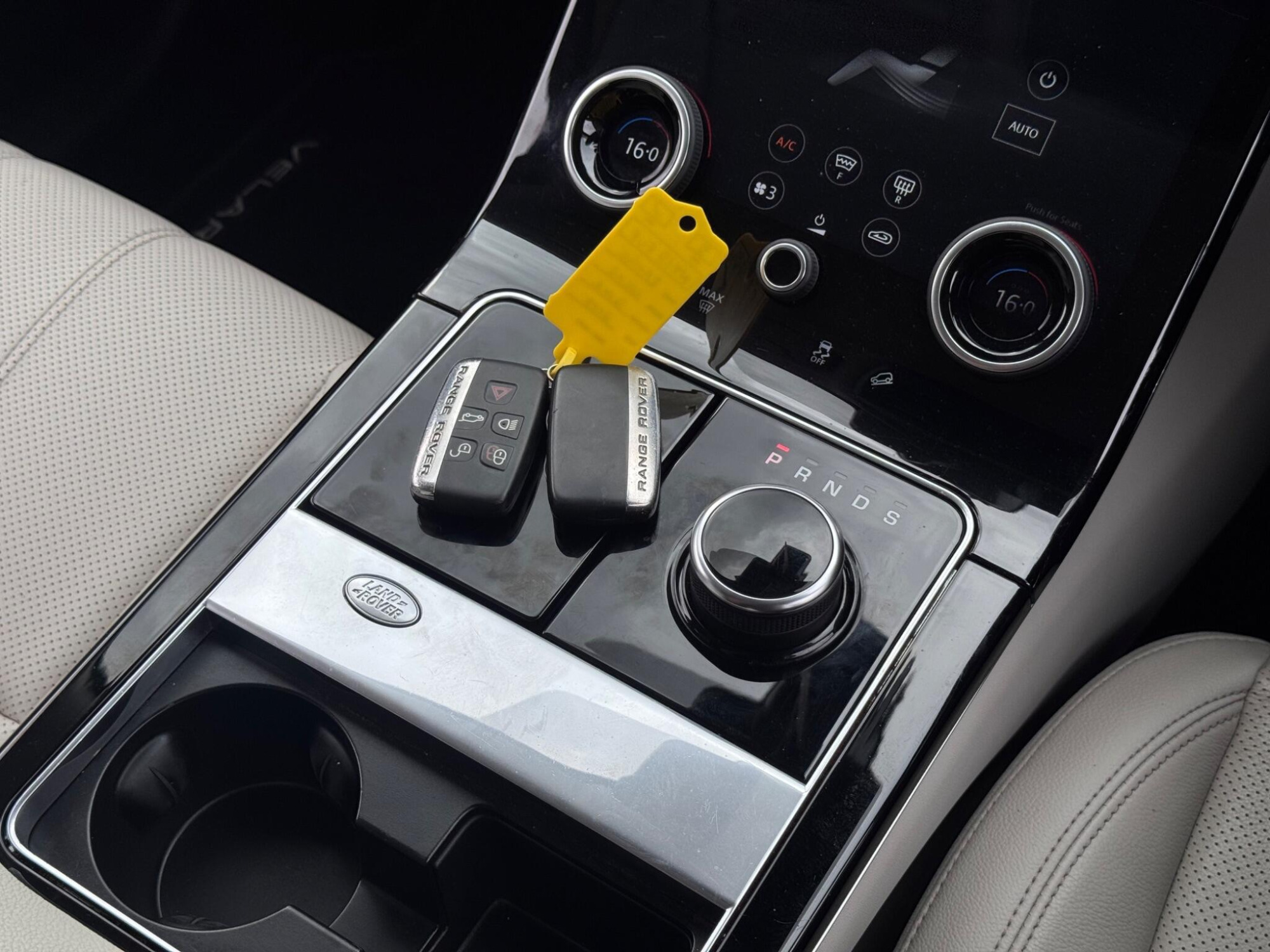 2018 Land Rover Range Rover Velar image 15