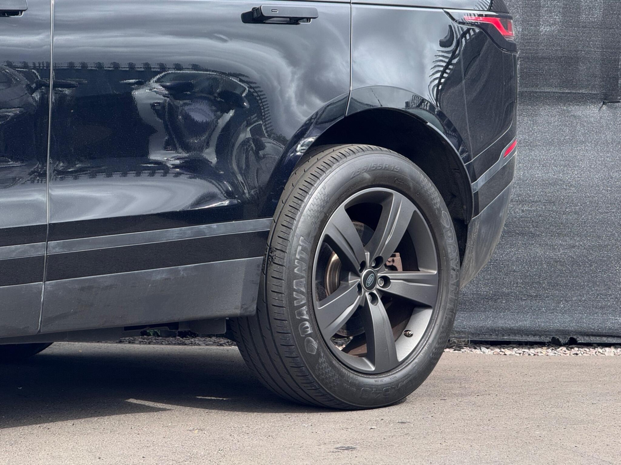 2018 Land Rover Range Rover Velar image 11