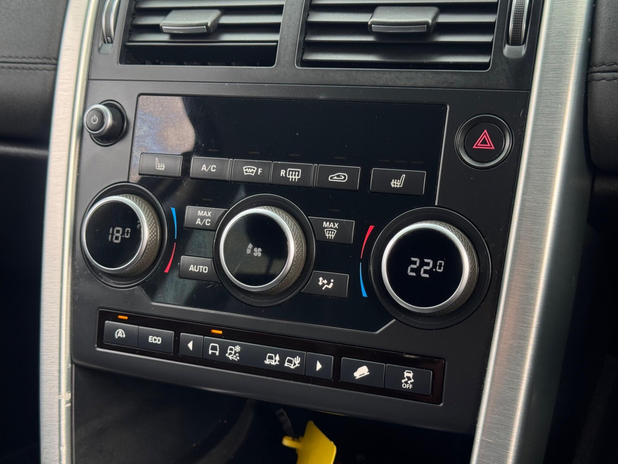 2016 Land Rover Discovery Sport image 19