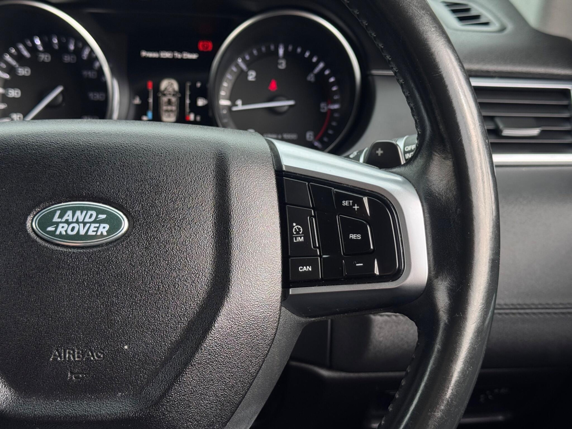 2016 Land Rover Discovery Sport image 16