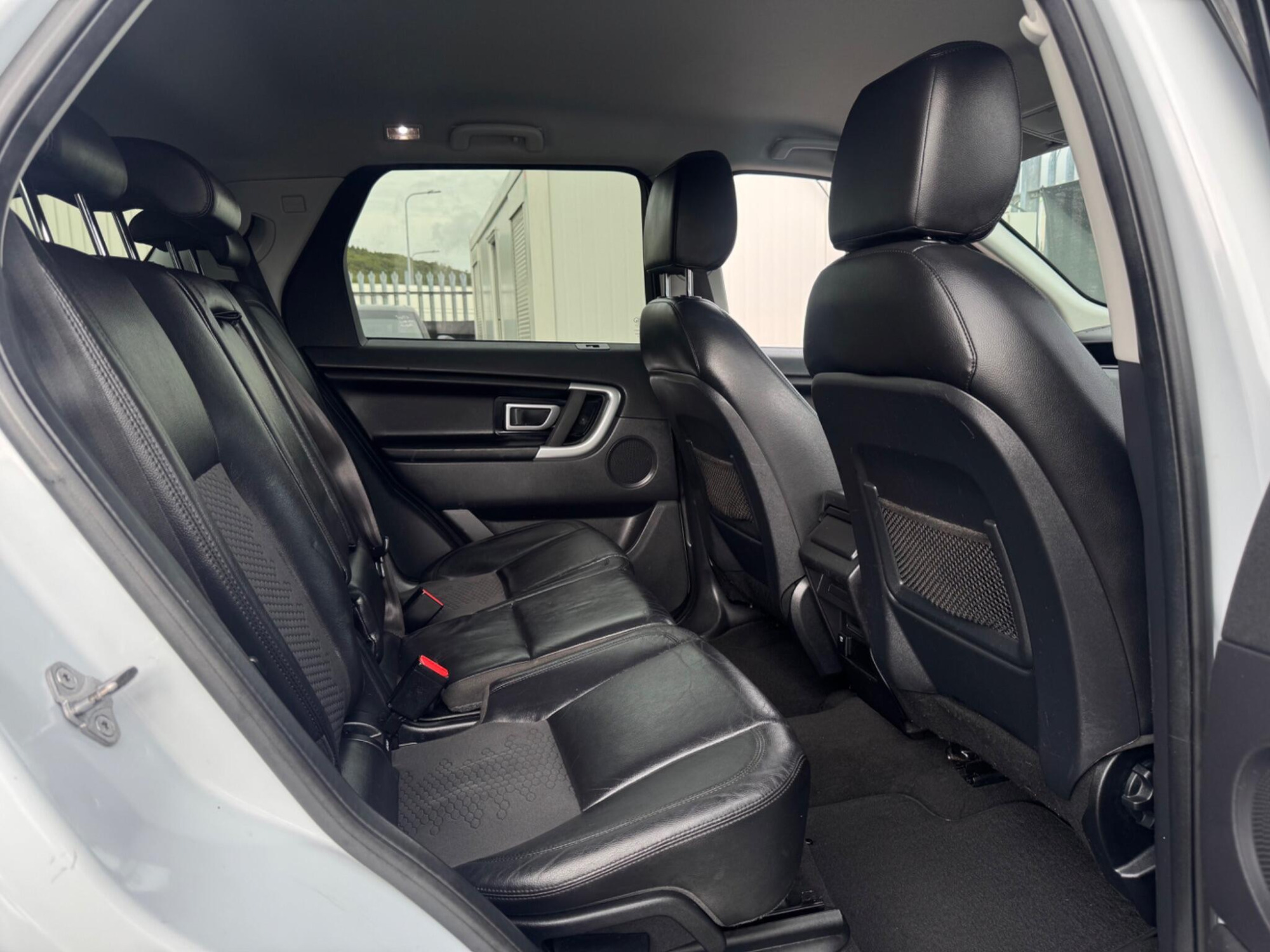 2016 Land Rover Discovery Sport image 14
