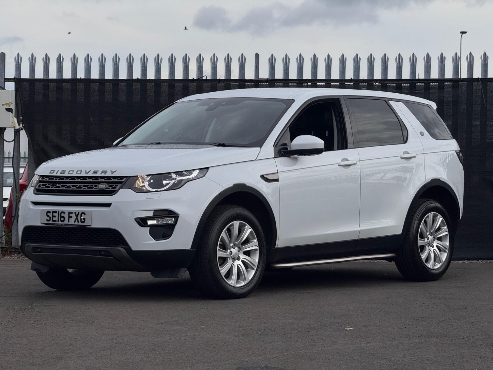 2016 Land Rover Discovery Sport image 6