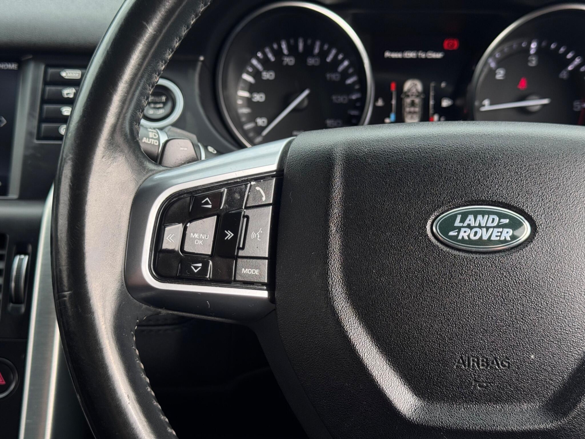 2016 Land Rover Discovery Sport image 17