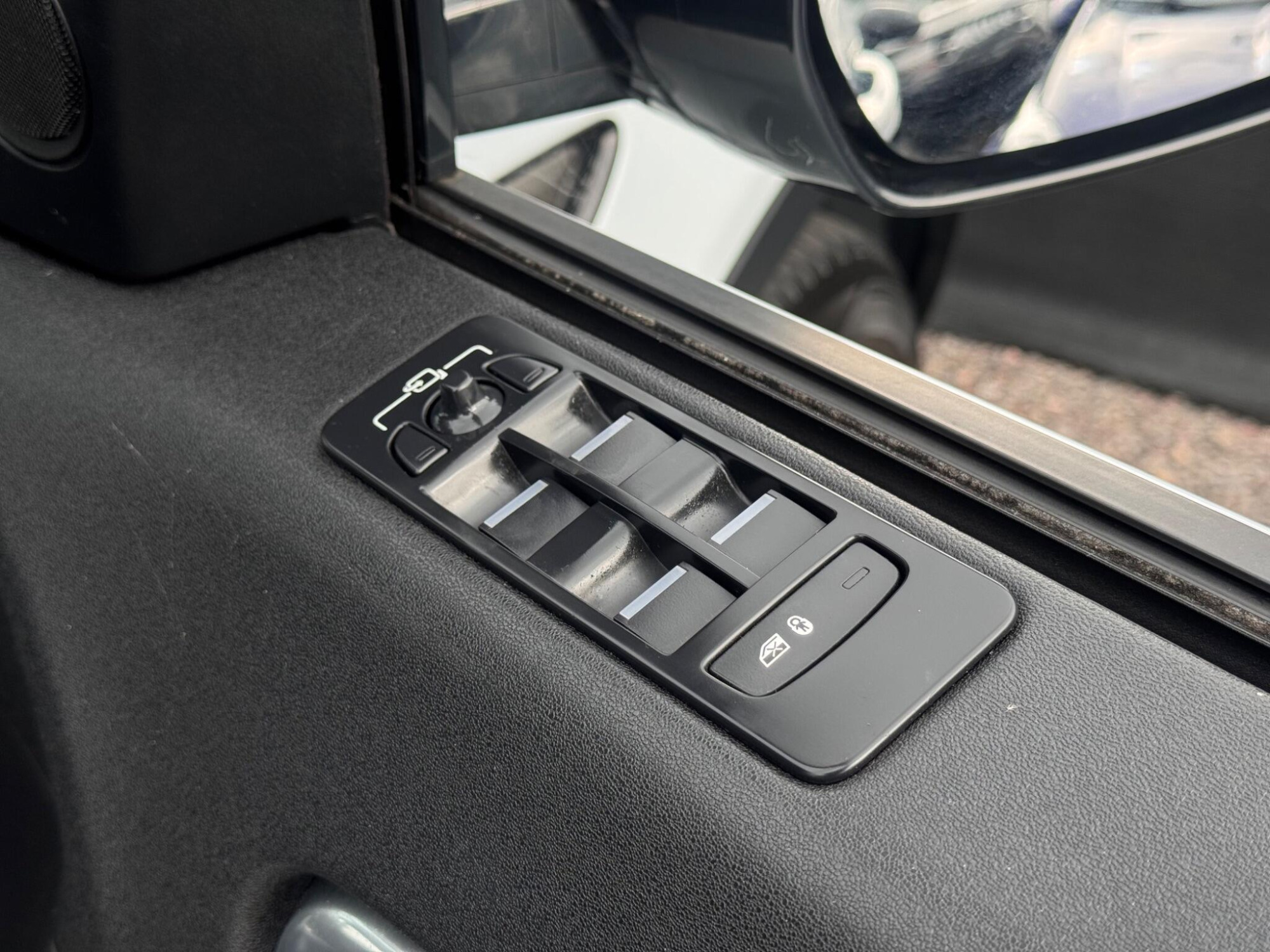 2016 Land Rover Discovery Sport image 15