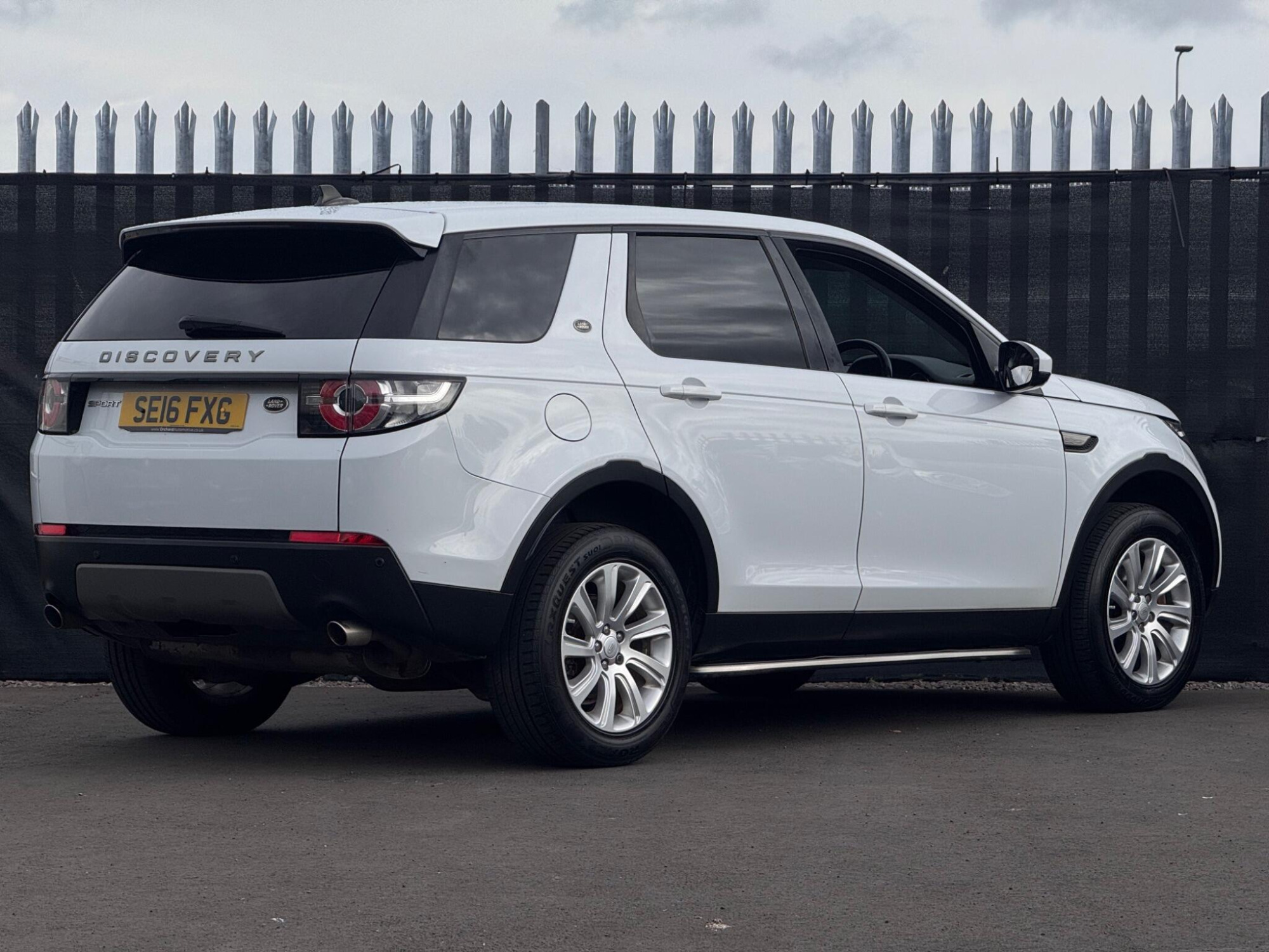 2016 Land Rover Discovery Sport image 7