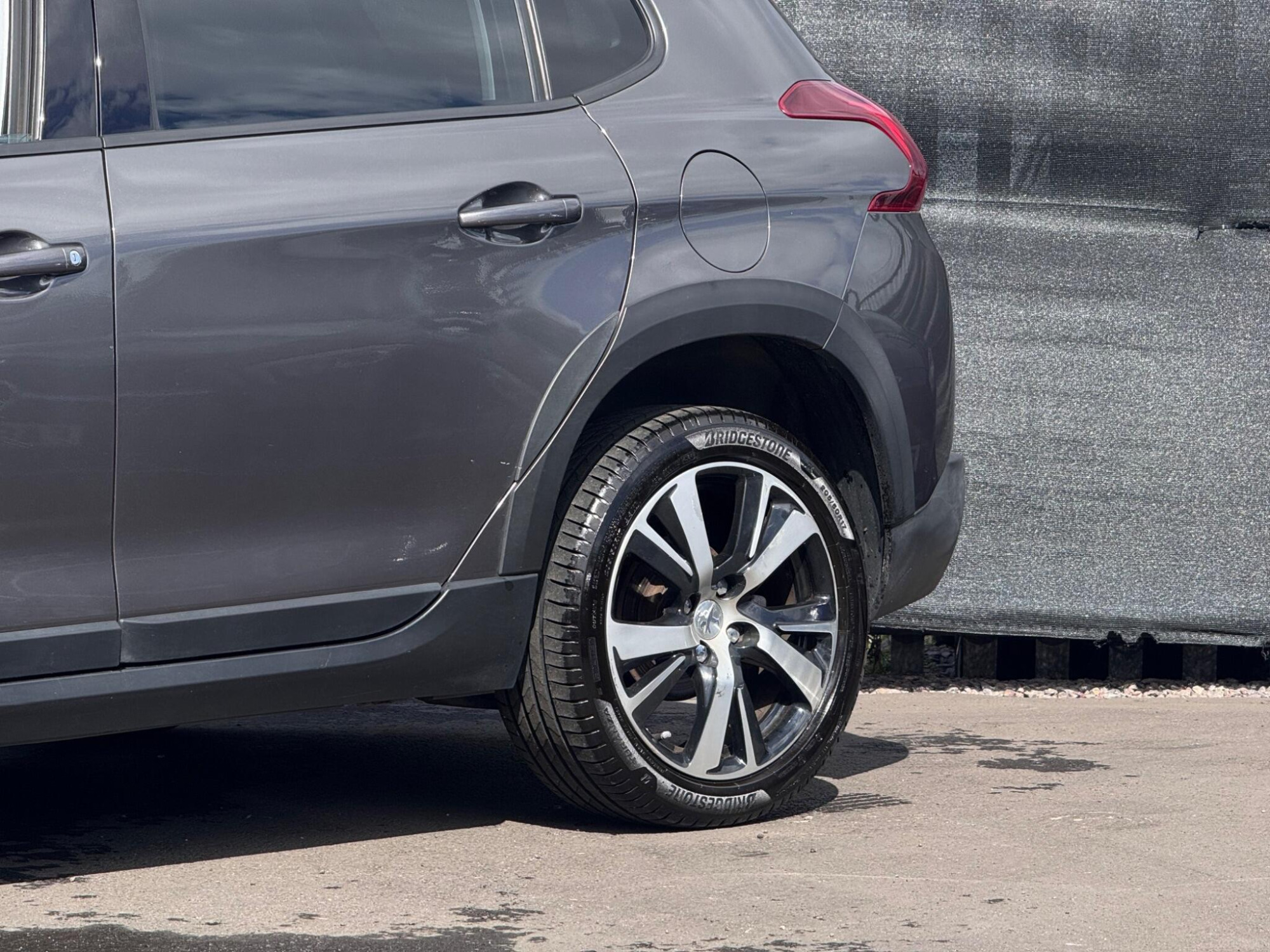 2016 Peugeot 2008 image 6