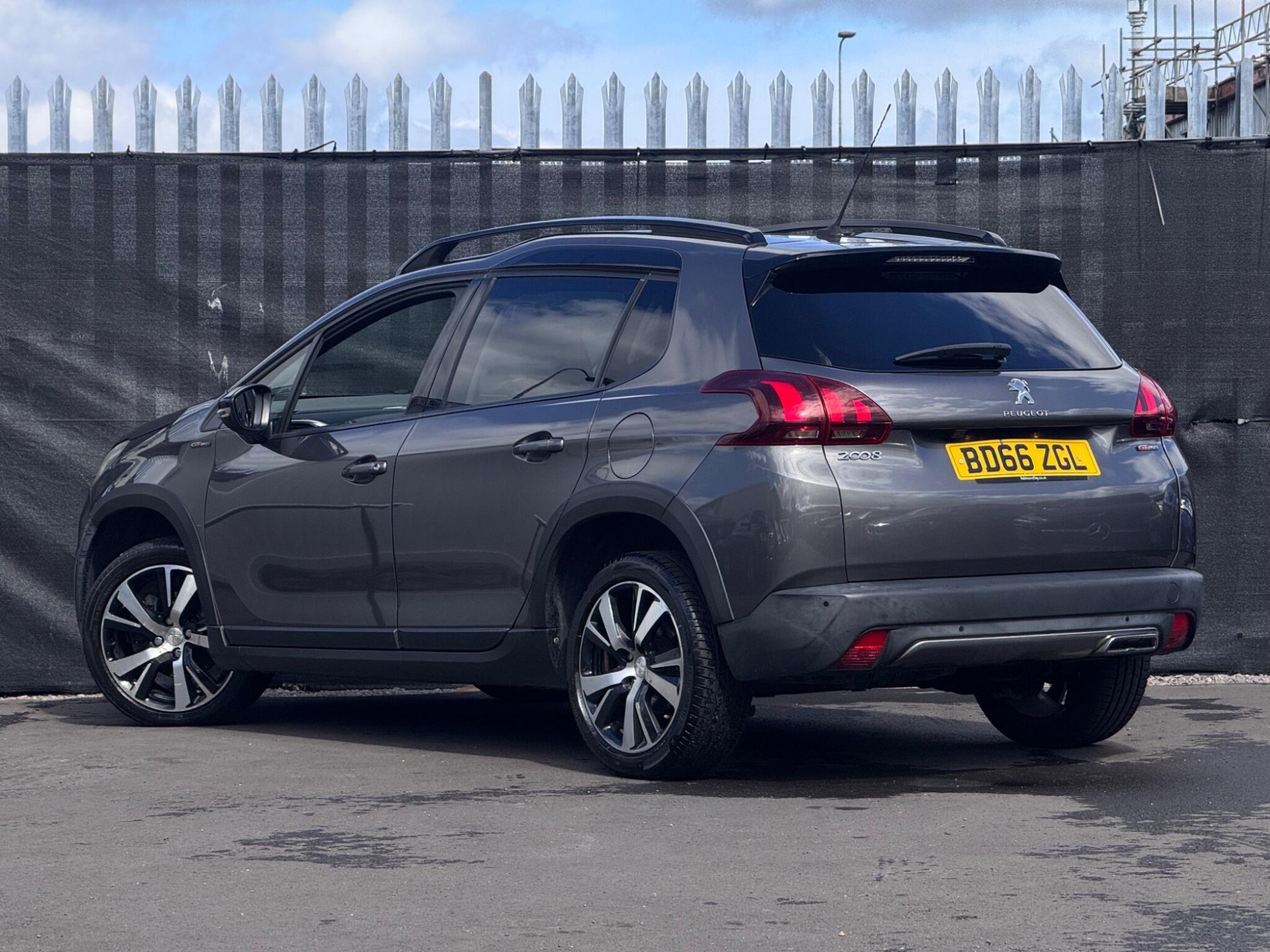 2016 Peugeot 2008 image 2