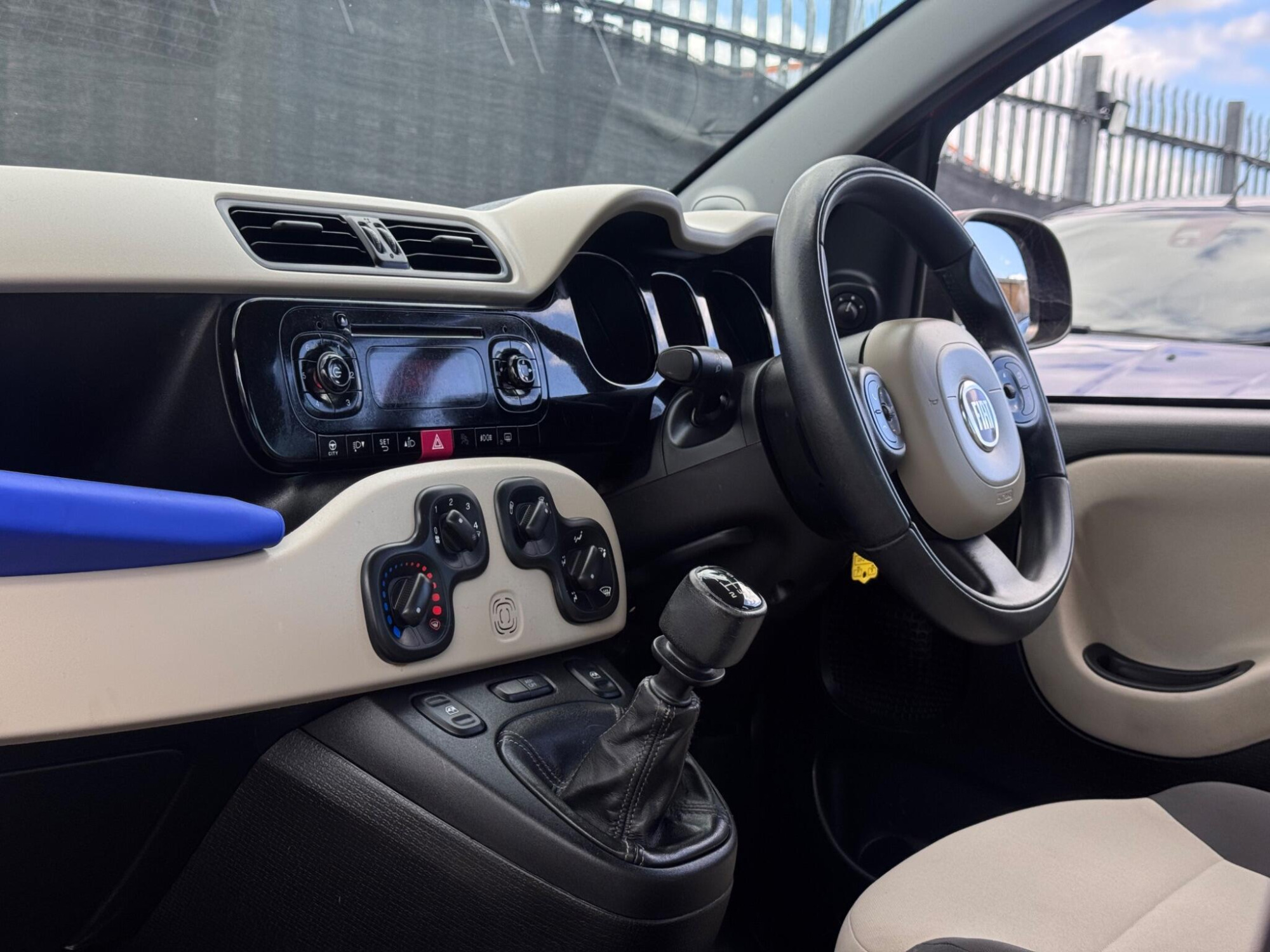 2014 Fiat Panda image 9