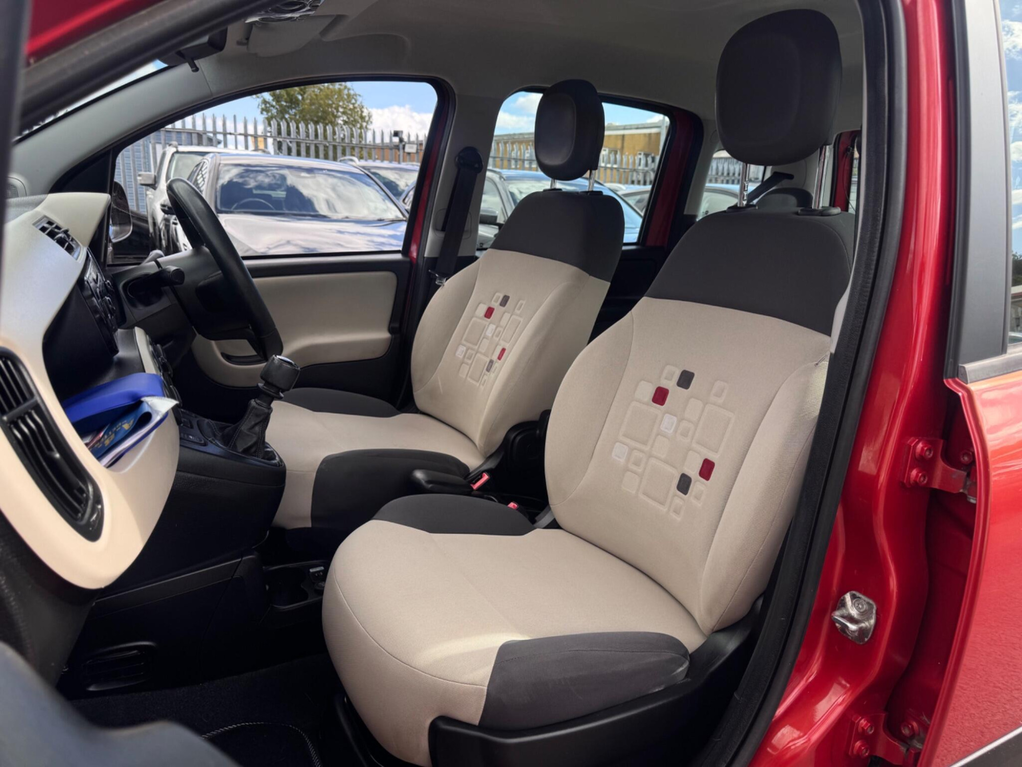 2014 Fiat Panda image 10