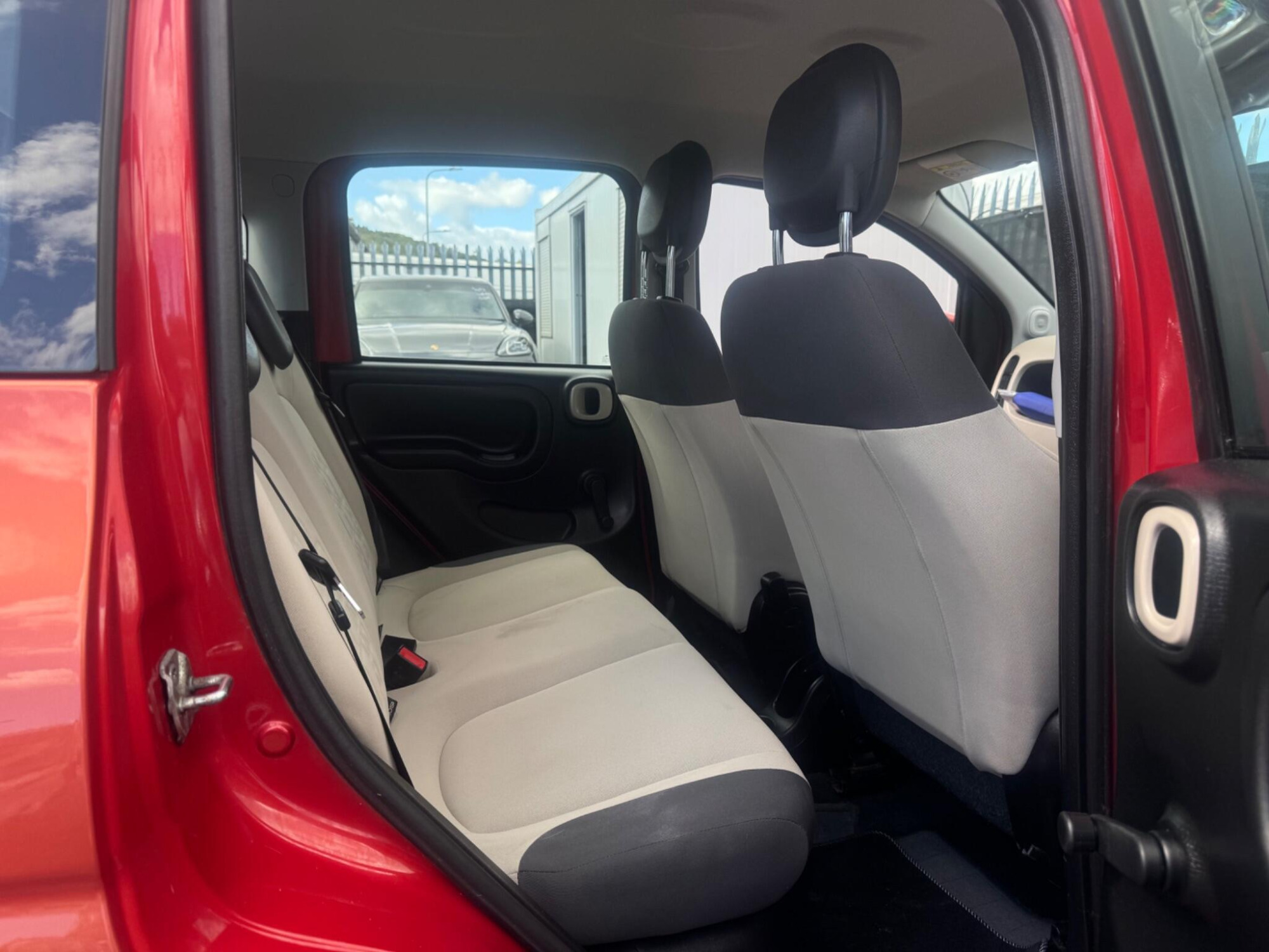 2014 Fiat Panda image 13