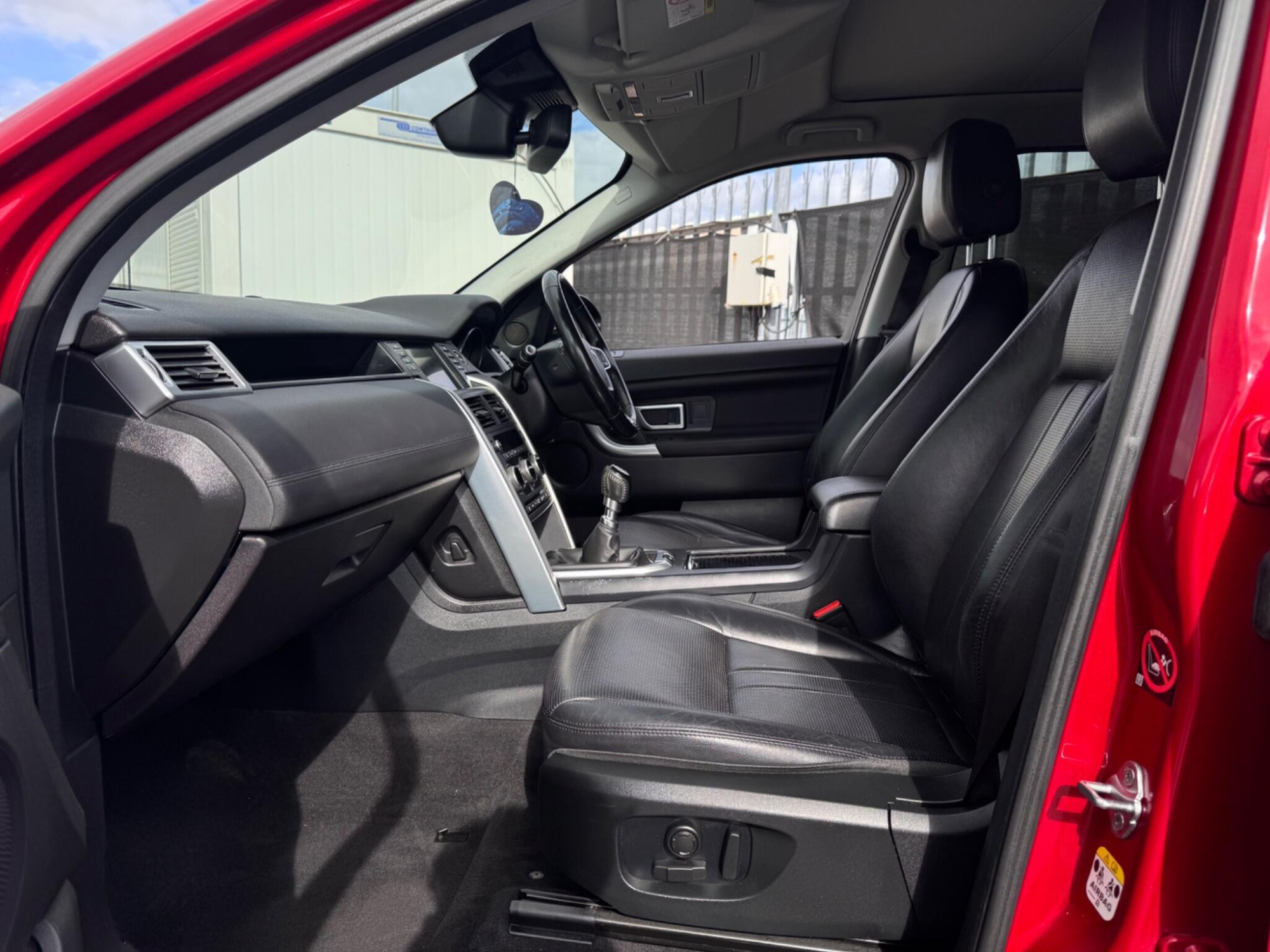 2017 Land Rover Discovery Sport image 16