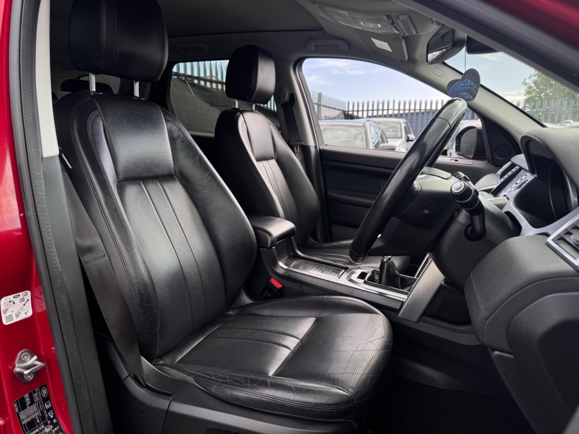 2017 Land Rover Discovery Sport image 18