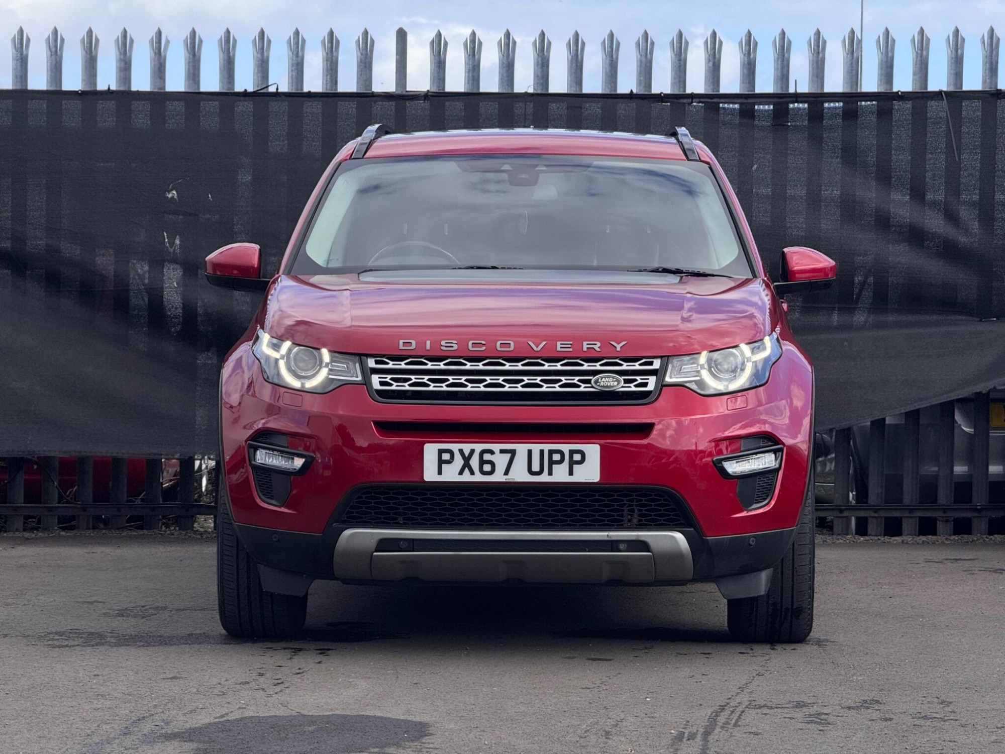 2017 Land Rover Discovery Sport image 4