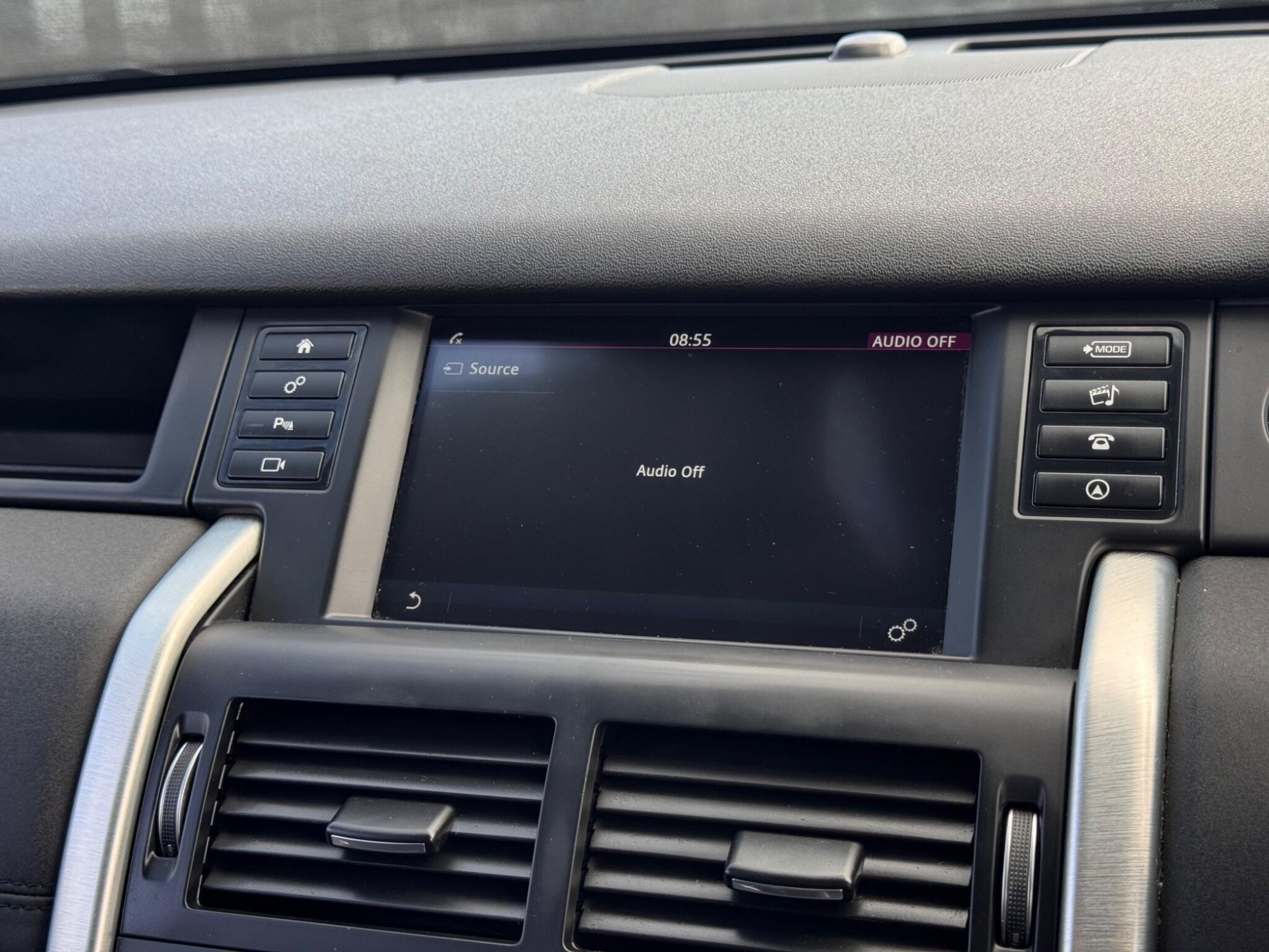2017 Land Rover Discovery Sport image 25