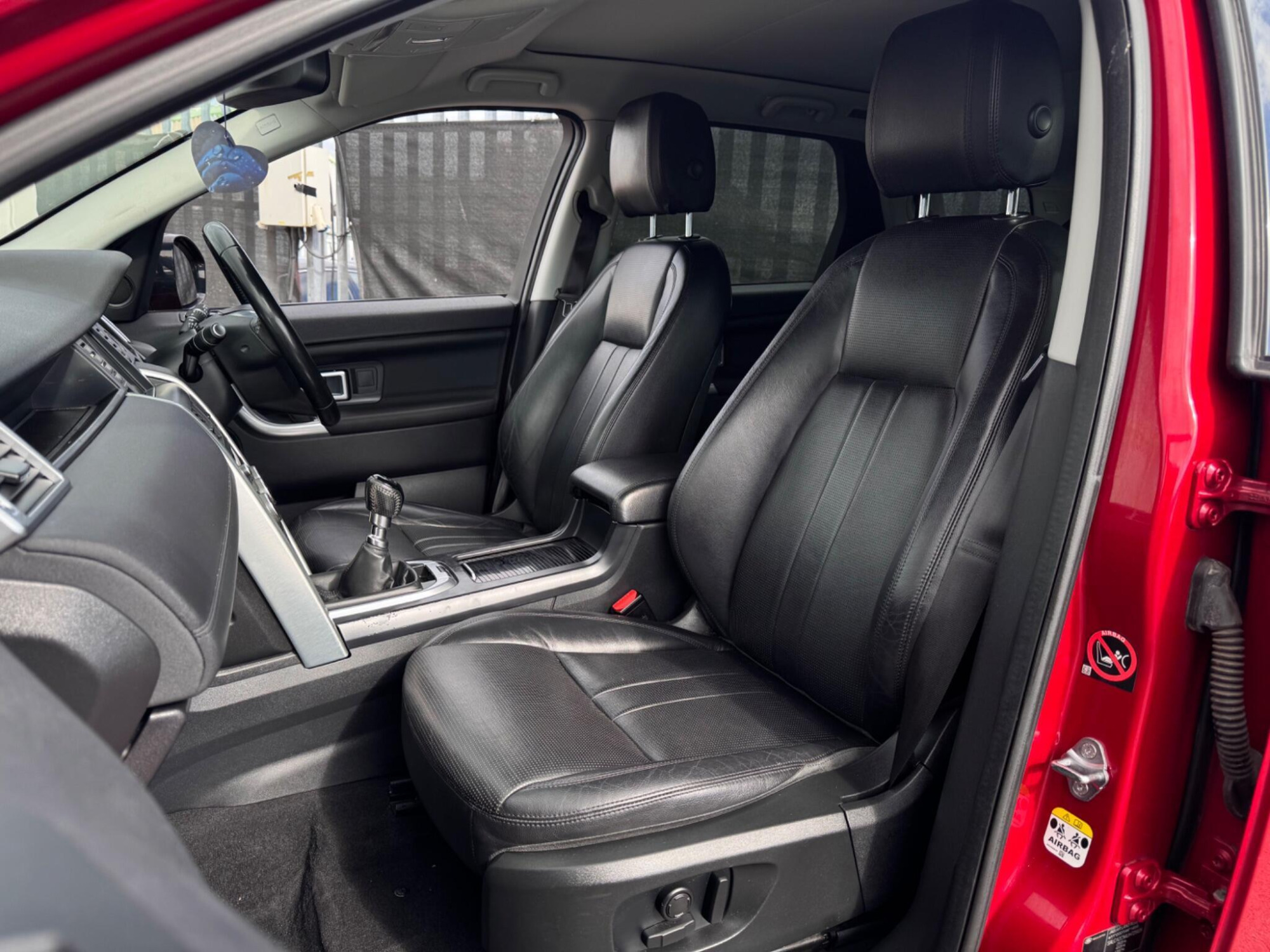 2017 Land Rover Discovery Sport image 17