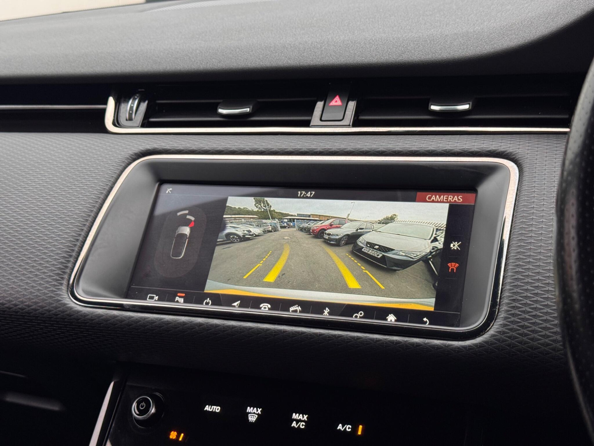 2020 Land Rover Range Rover Evoque image 32