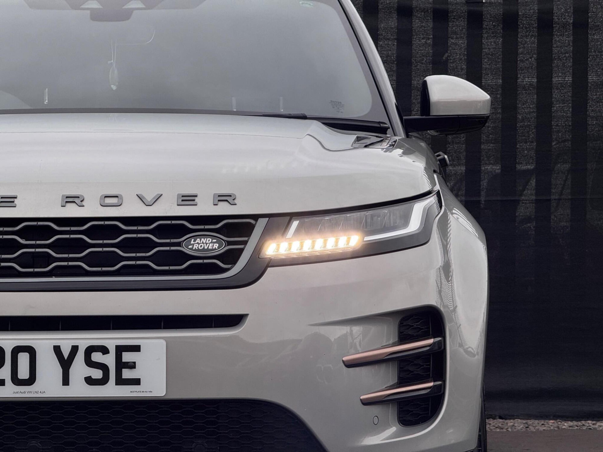 2020 Land Rover Range Rover Evoque image 28