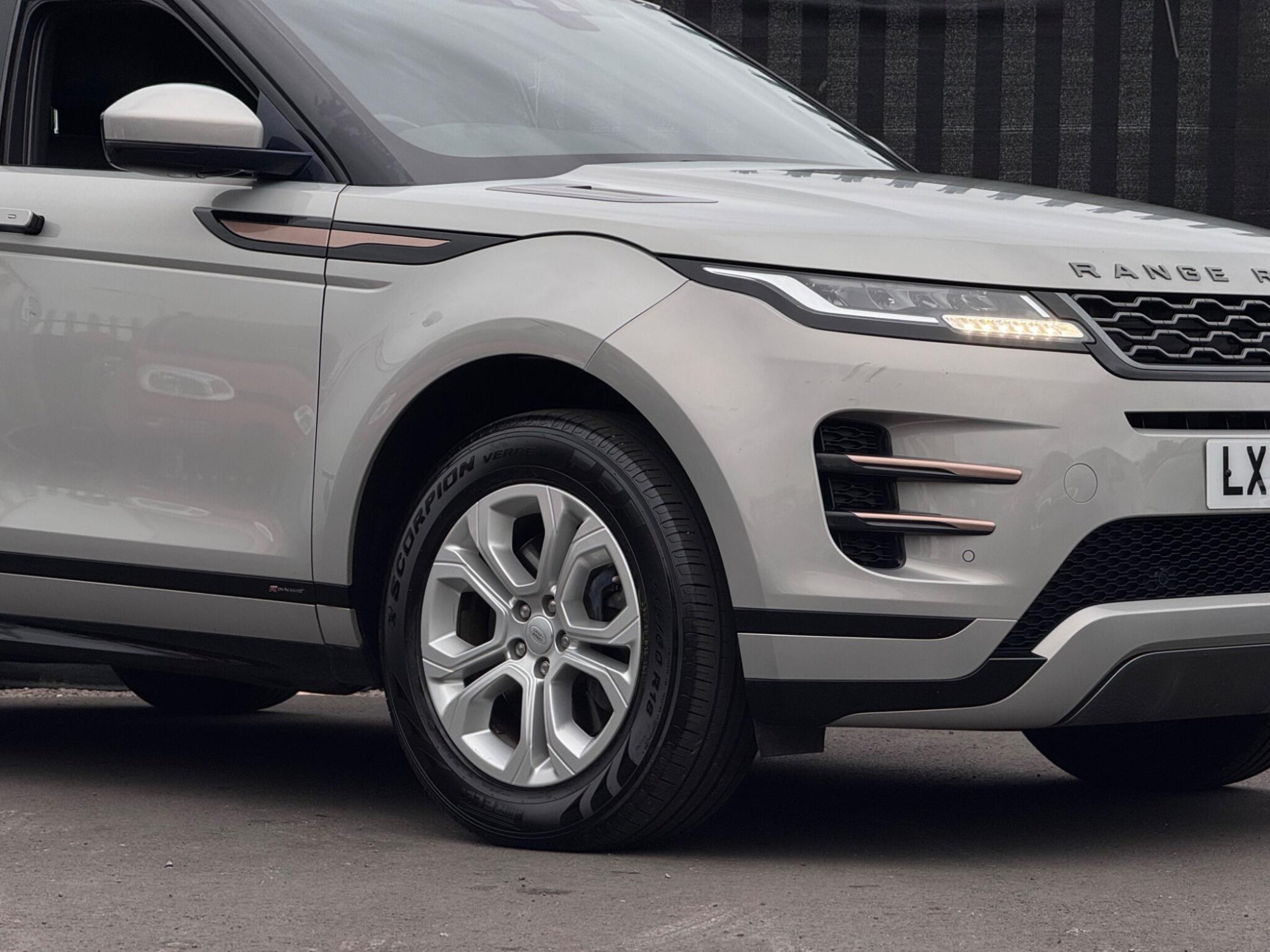 2020 Land Rover Range Rover Evoque image 15