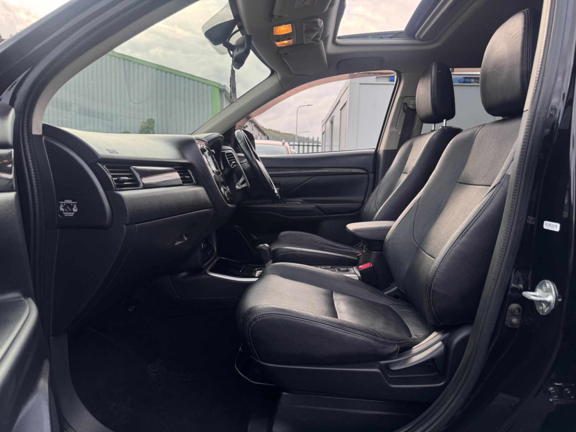 2017 Mitsubishi Outlander image 25