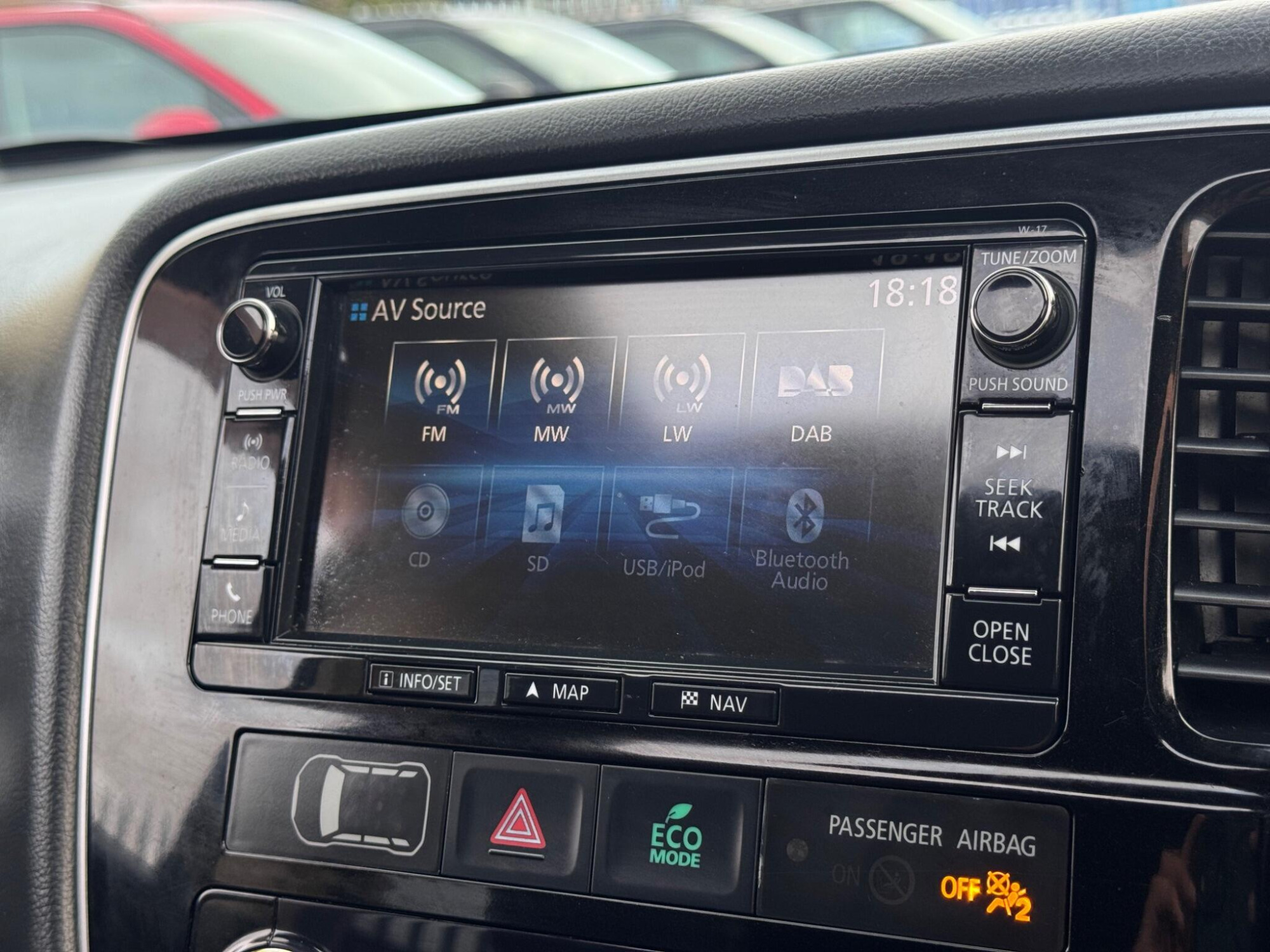 2017 Mitsubishi Outlander image 30
