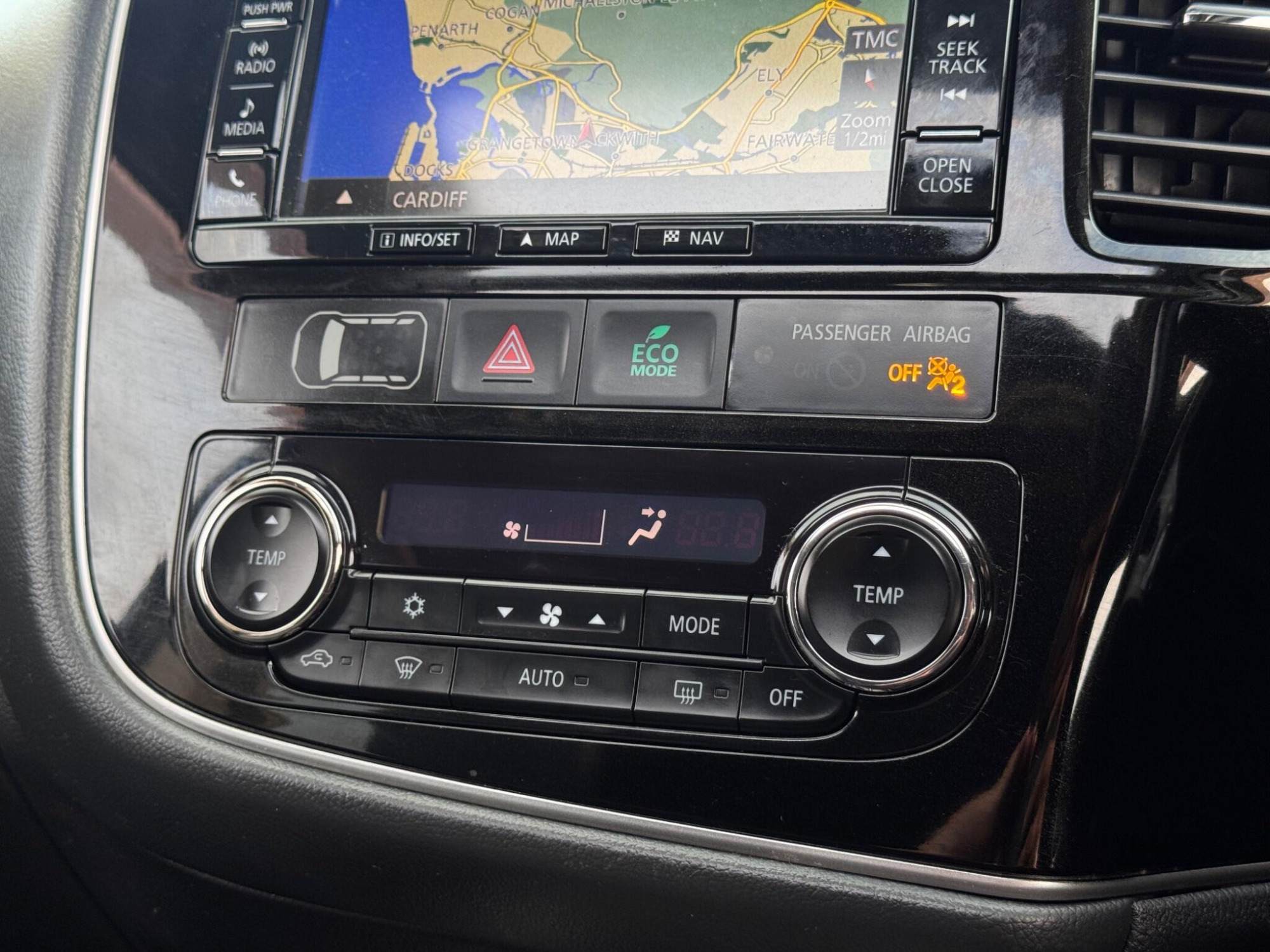 2017 Mitsubishi Outlander image 27