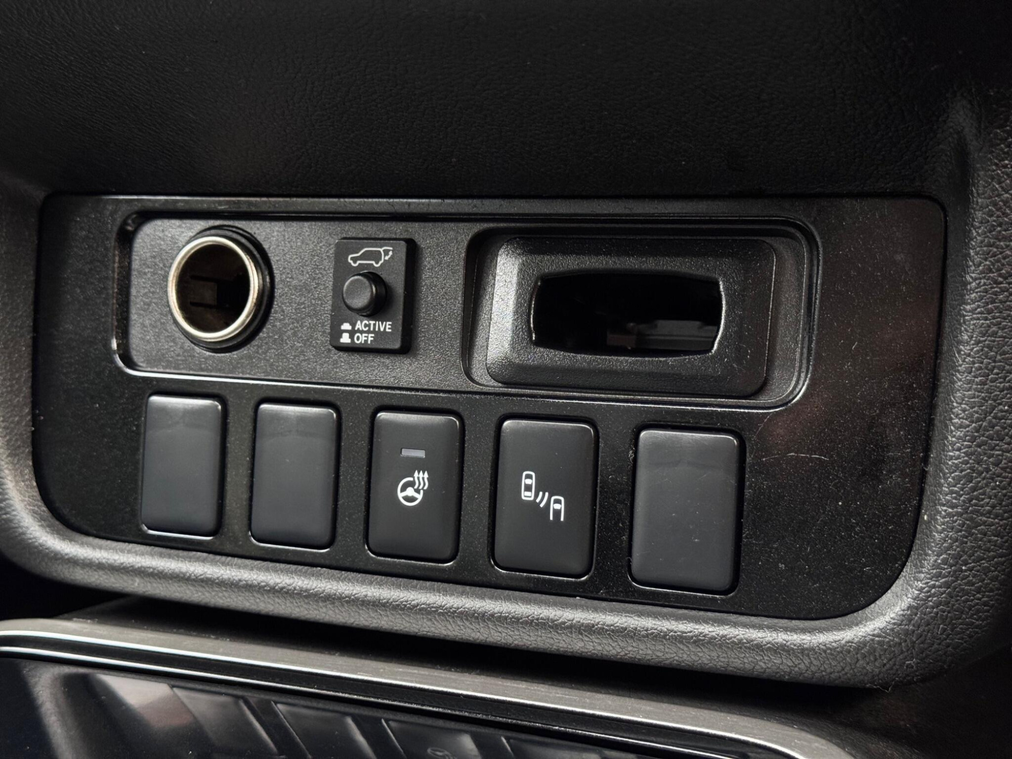 2017 Mitsubishi Outlander image 28