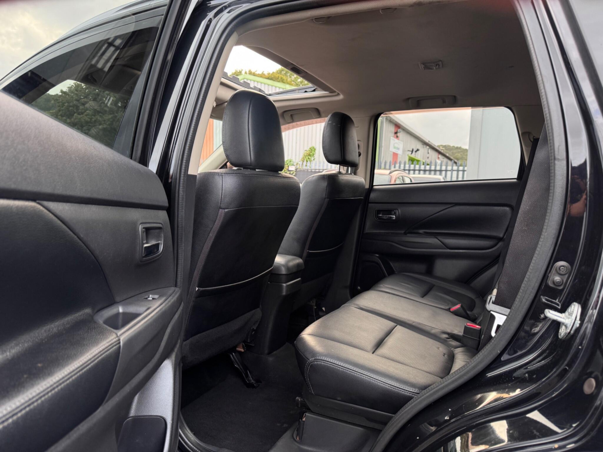 2017 Mitsubishi Outlander image 23
