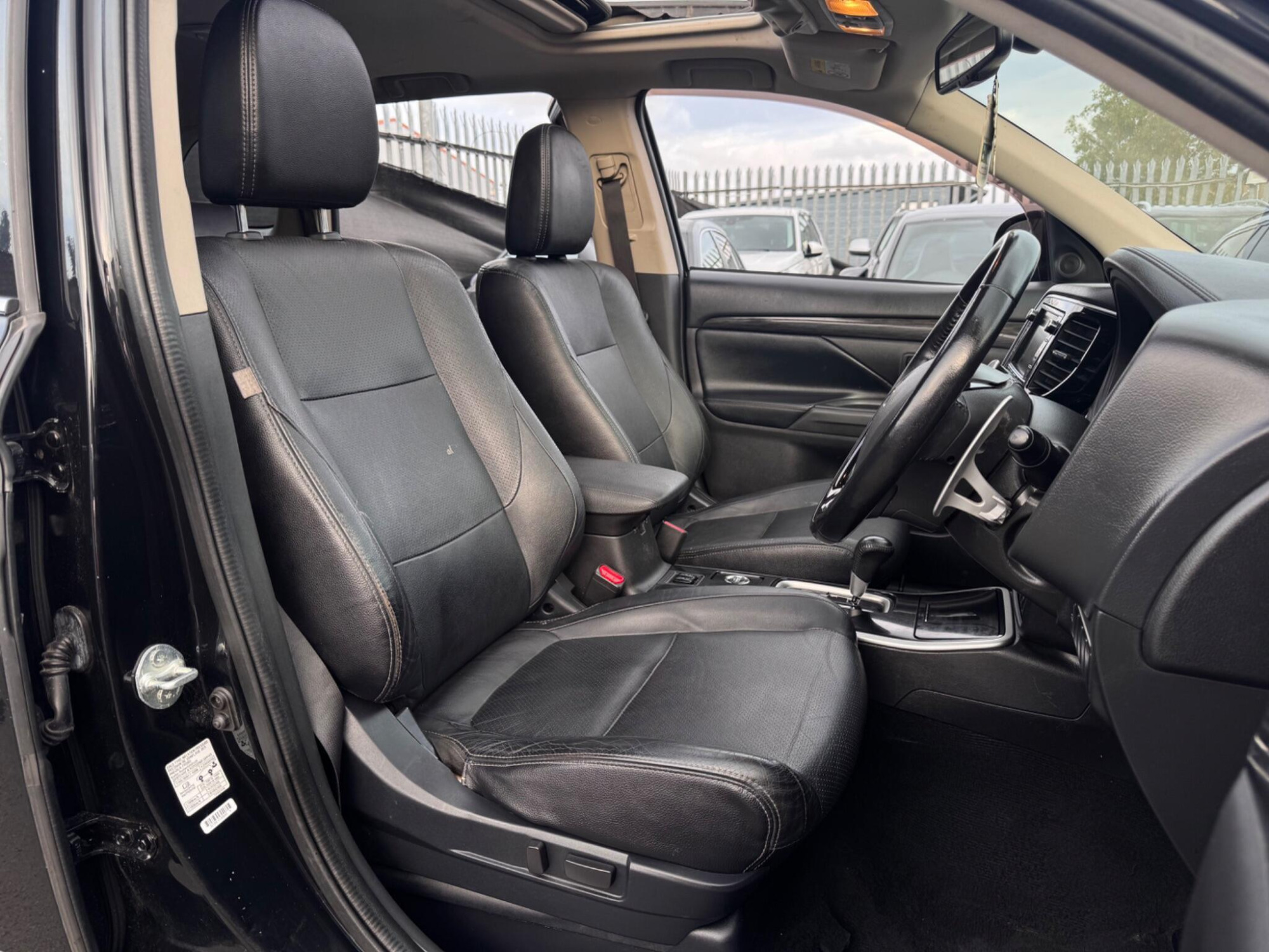 2017 Mitsubishi Outlander image 22