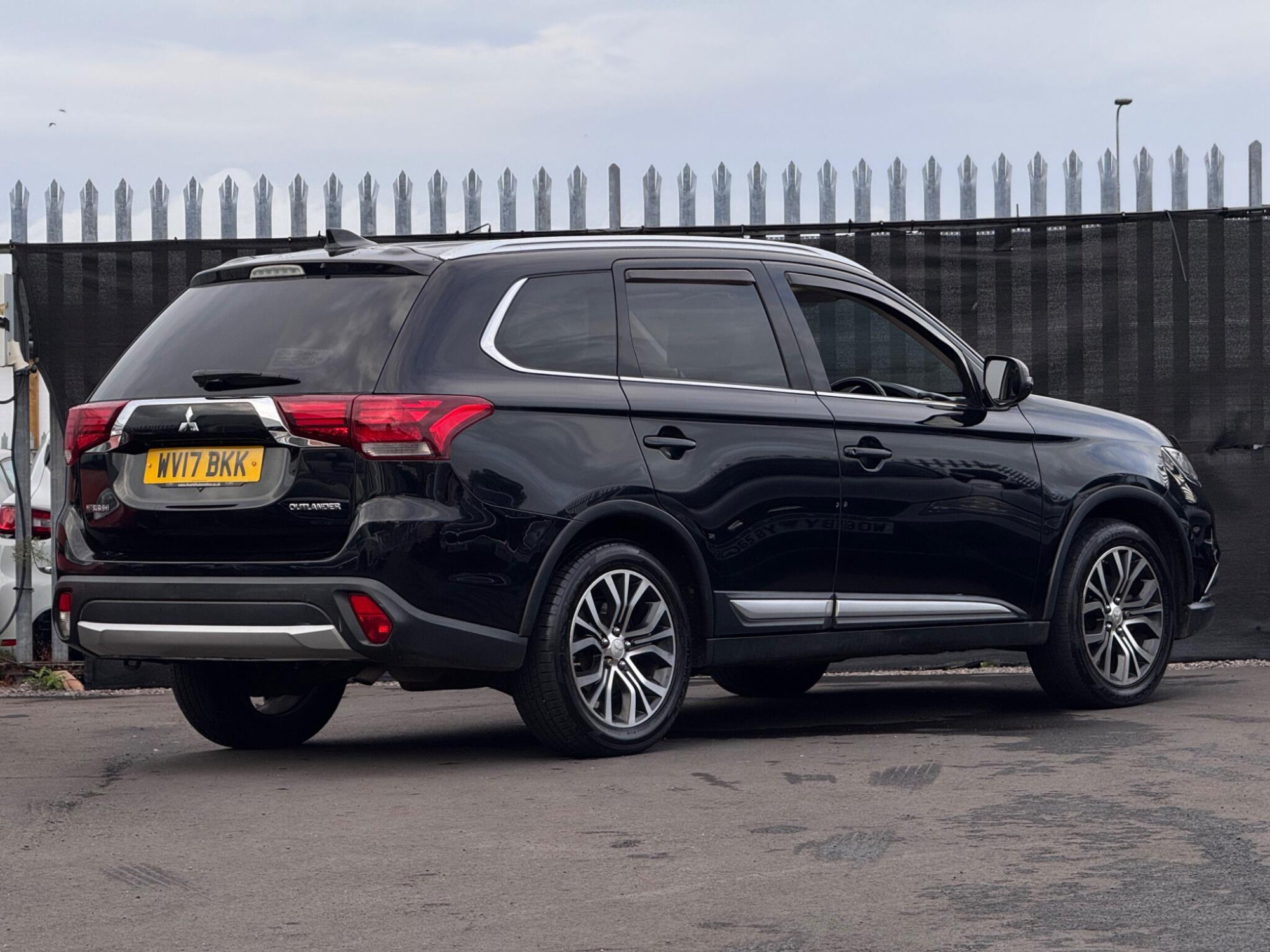2017 Mitsubishi Outlander image 11