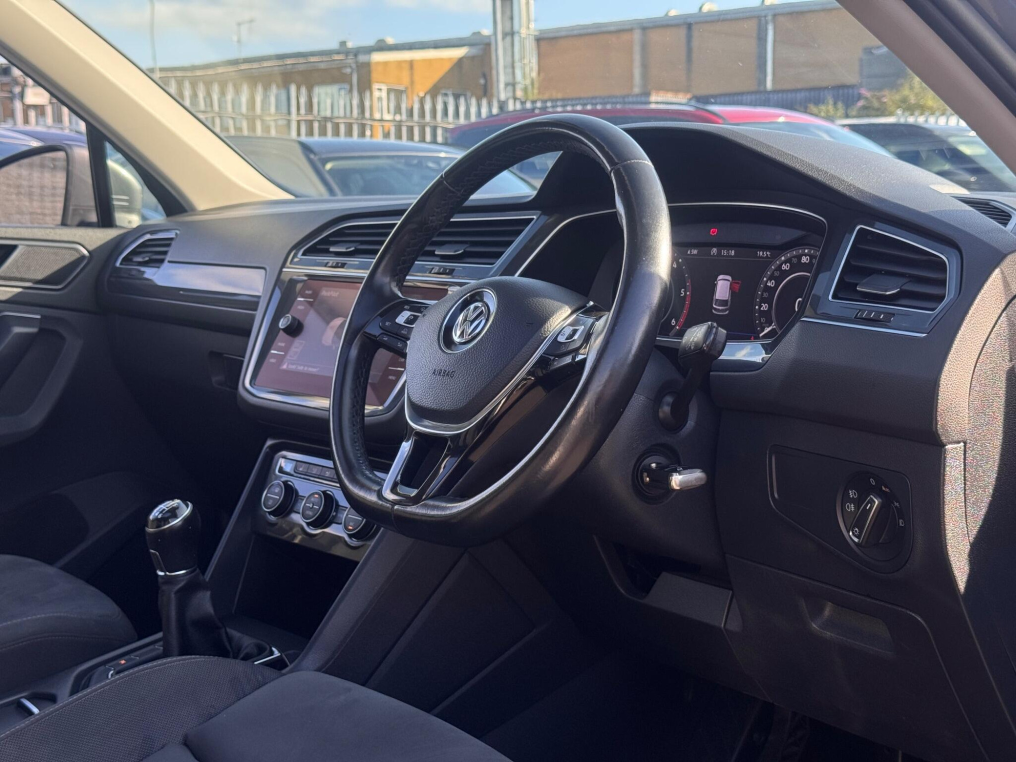 2017 Volkswagen Tiguan image 3