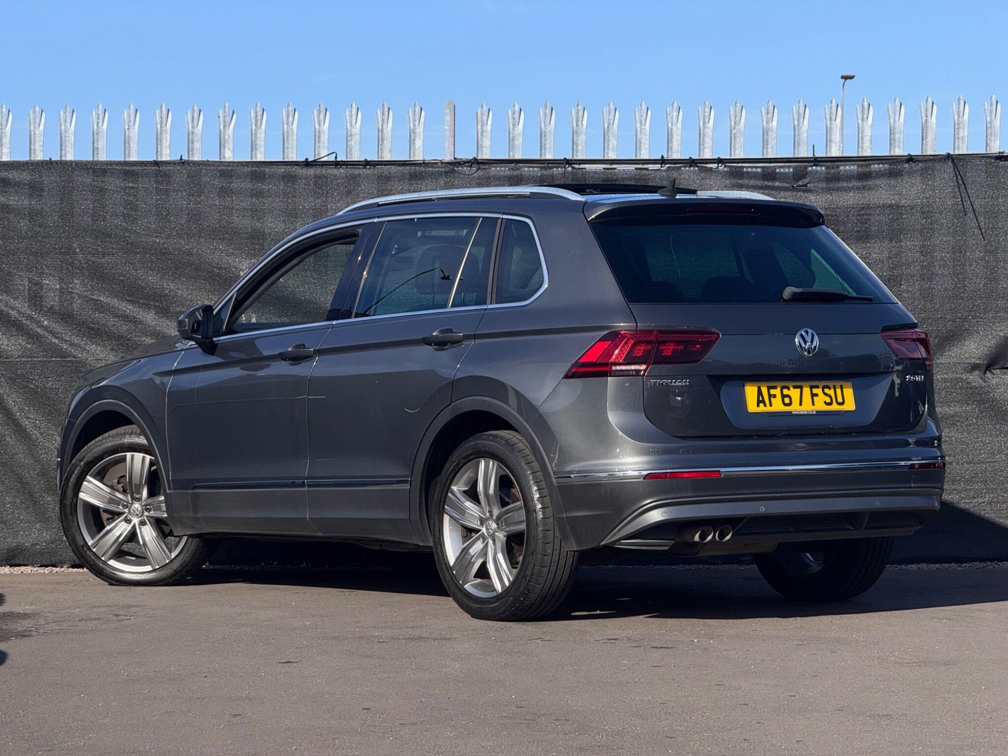 2017 Volkswagen Tiguan image 2