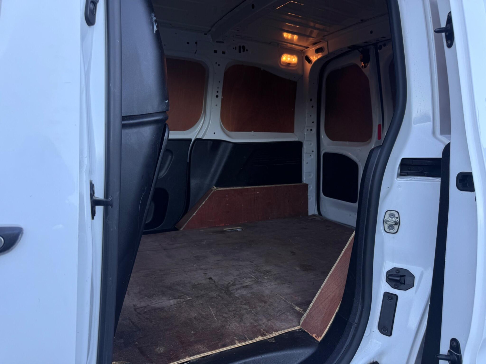 2020 Citroen Berlingo image 18