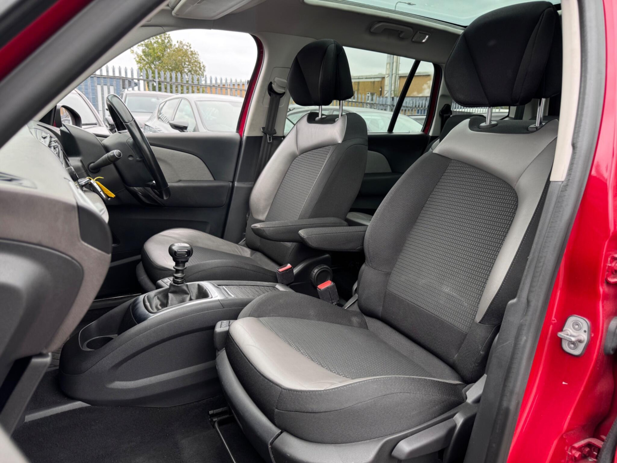 2019 Citroen Grand C4 SpaceTourer image 27